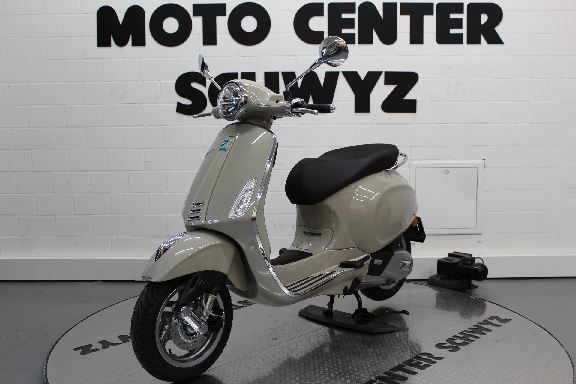 PIAGGIO Vespa Primavera 125-image-2