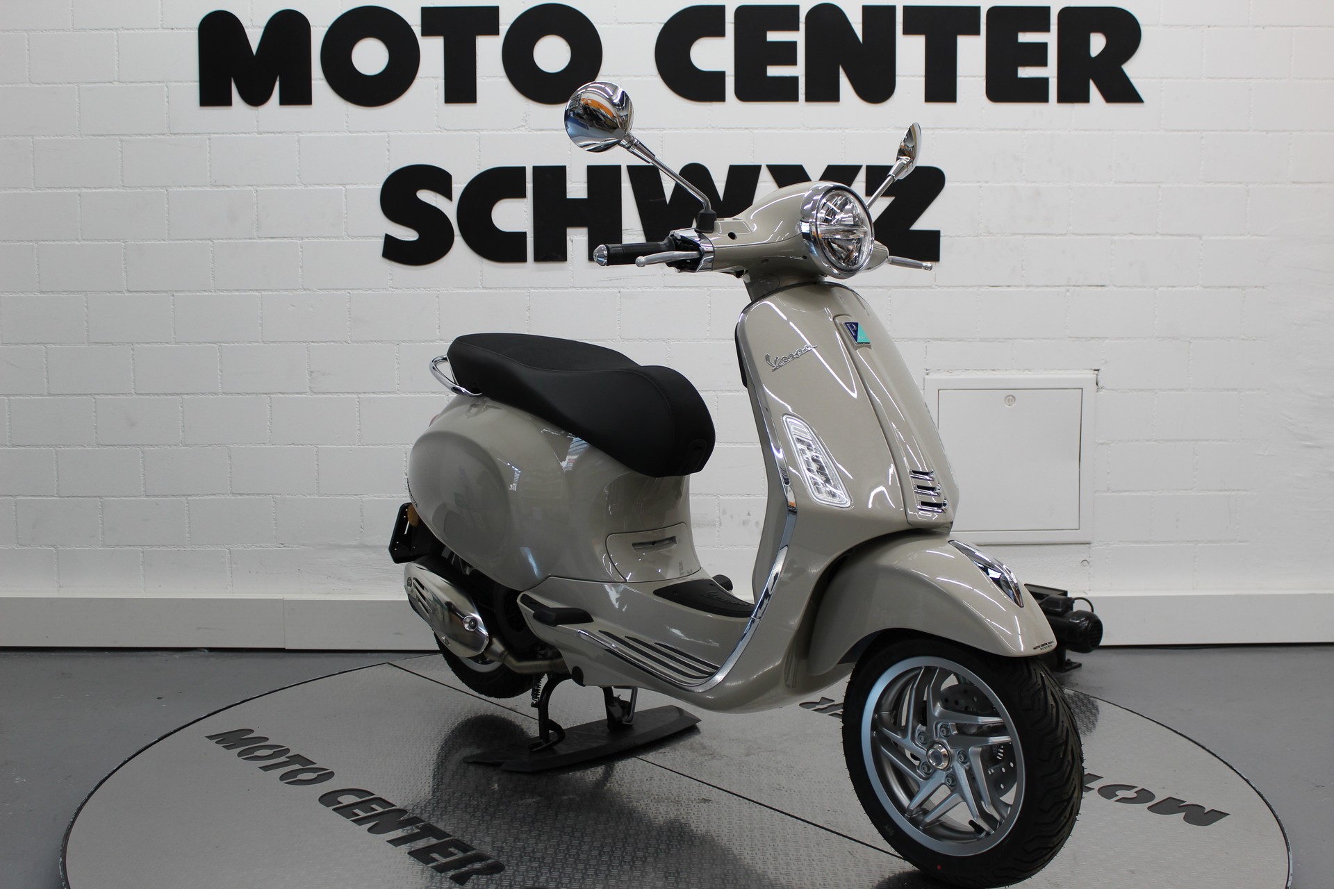 PIAGGIO Vespa Primavera 125-image-1