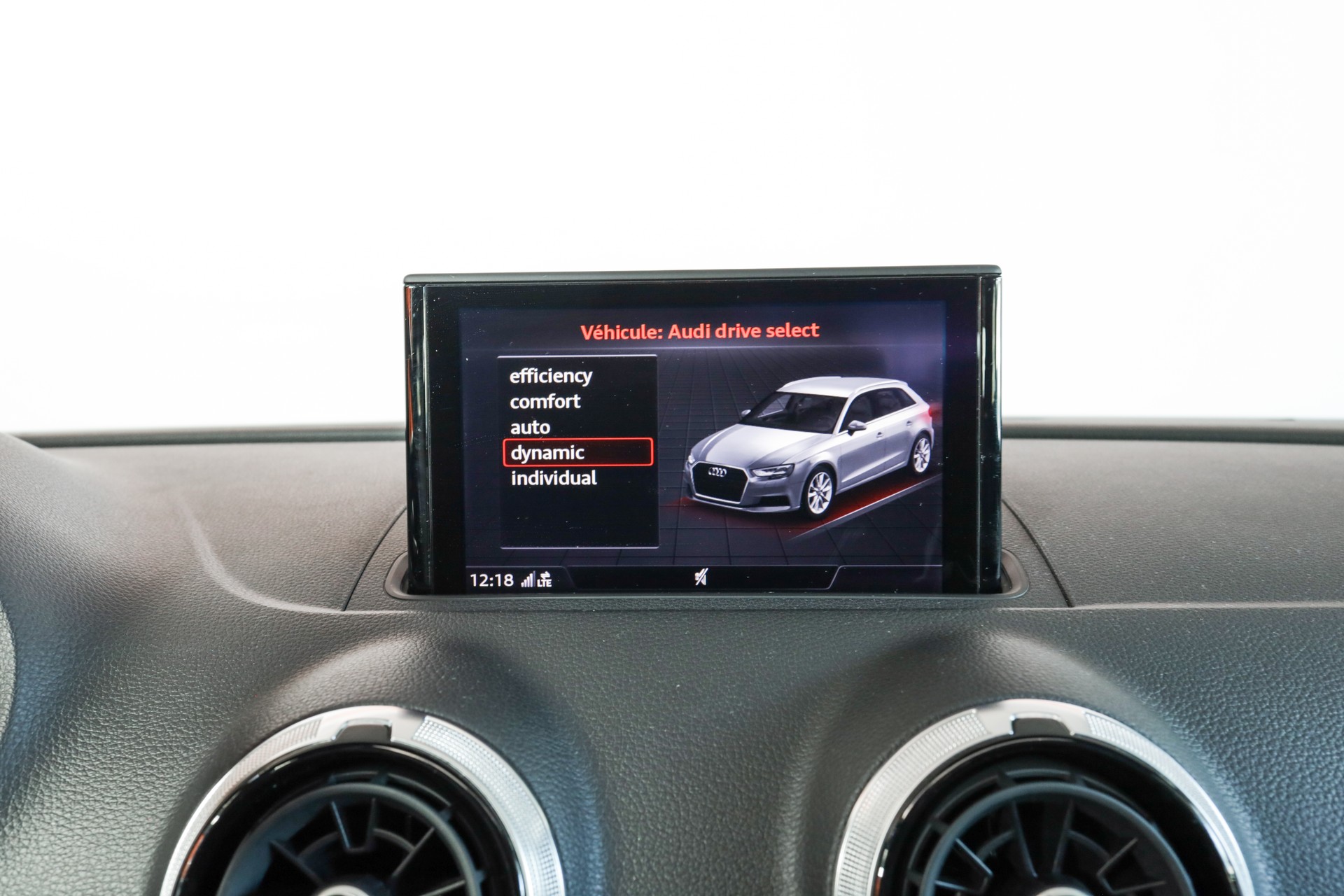 AUDI A3 Sportback 2.0 TFSI Sport quattro S-tronic • Gris Daytona • S line • Virtual Cockpit-image-28