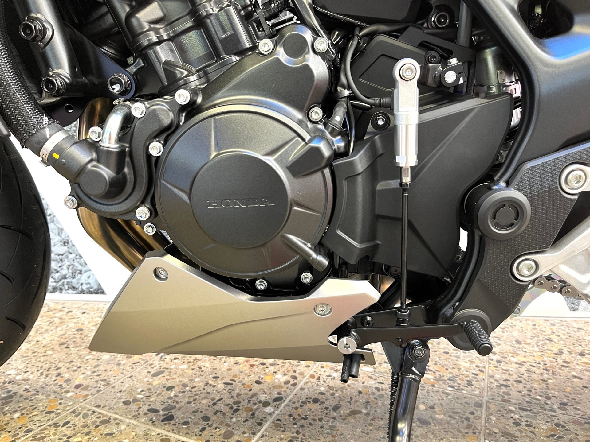 HONDA CB 750 Hornet E-CLUTCH YM2027-image-6