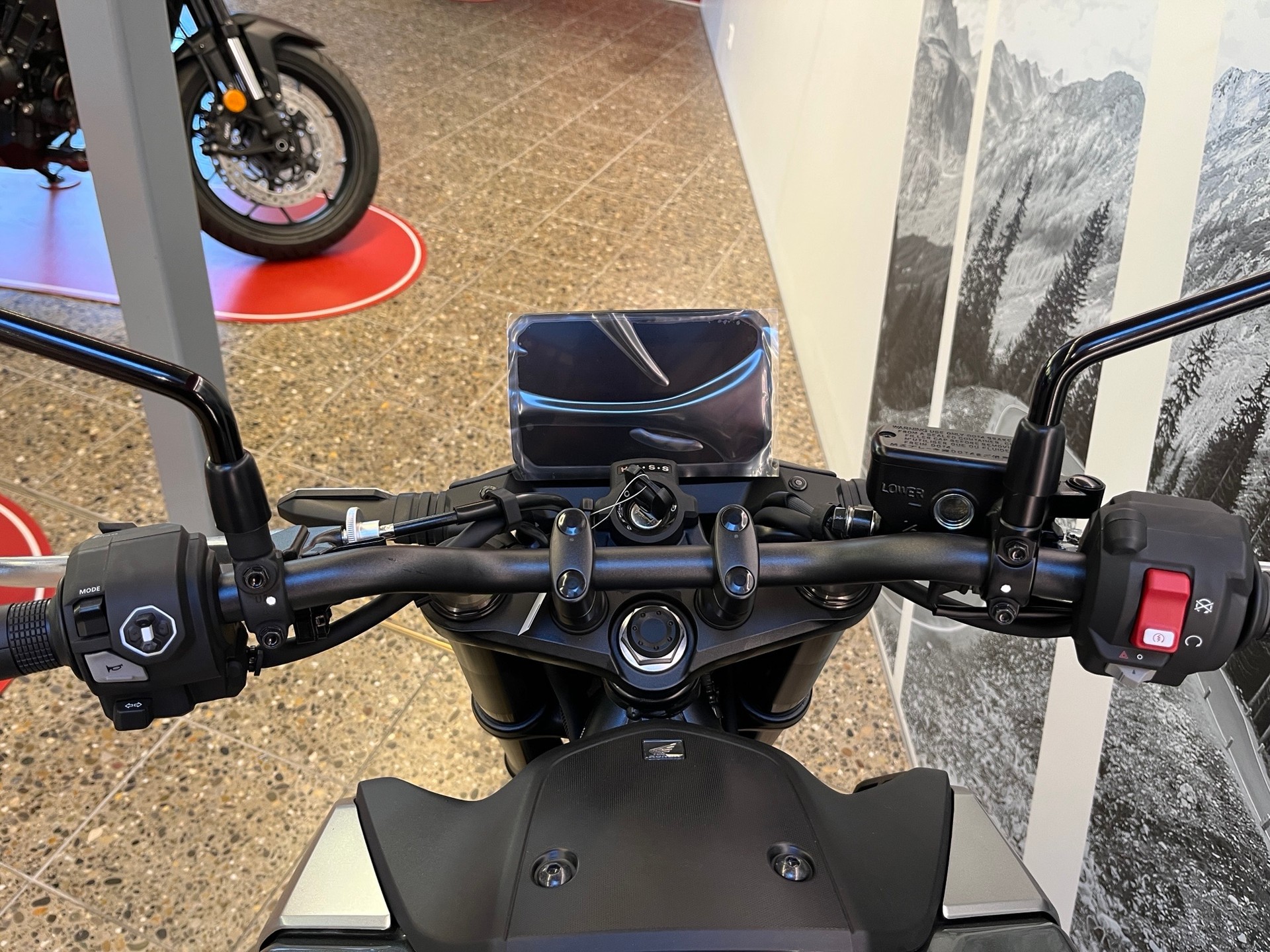 HONDA CB 750 Hornet E-CLUTCH YM2027-image-8