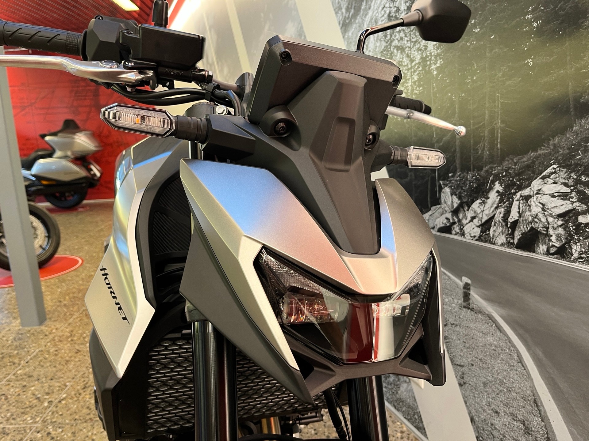 HONDA CB 750 Hornet E-CLUTCH YM2027-image-4