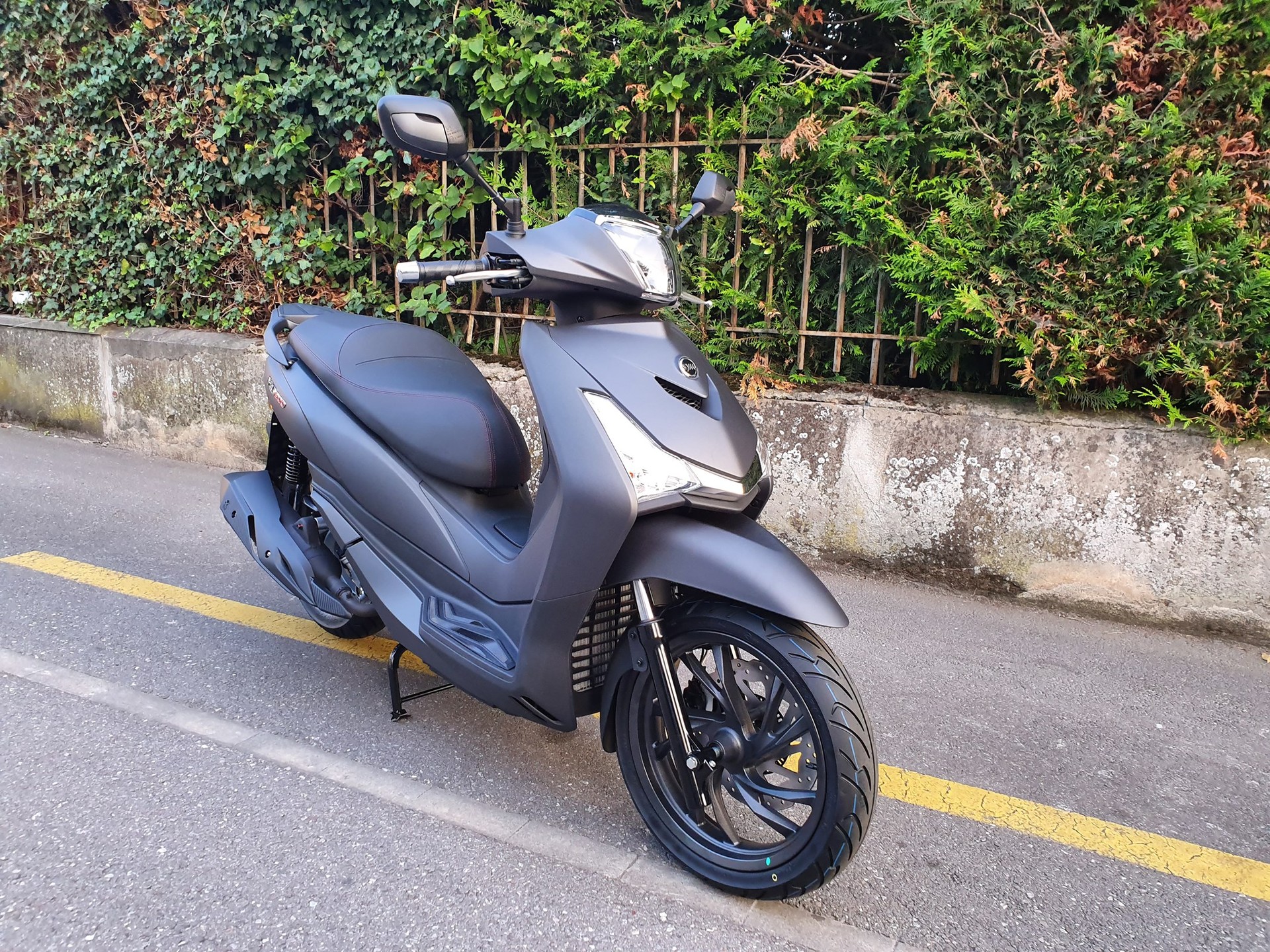 SYM HD 300i ABS-image-1