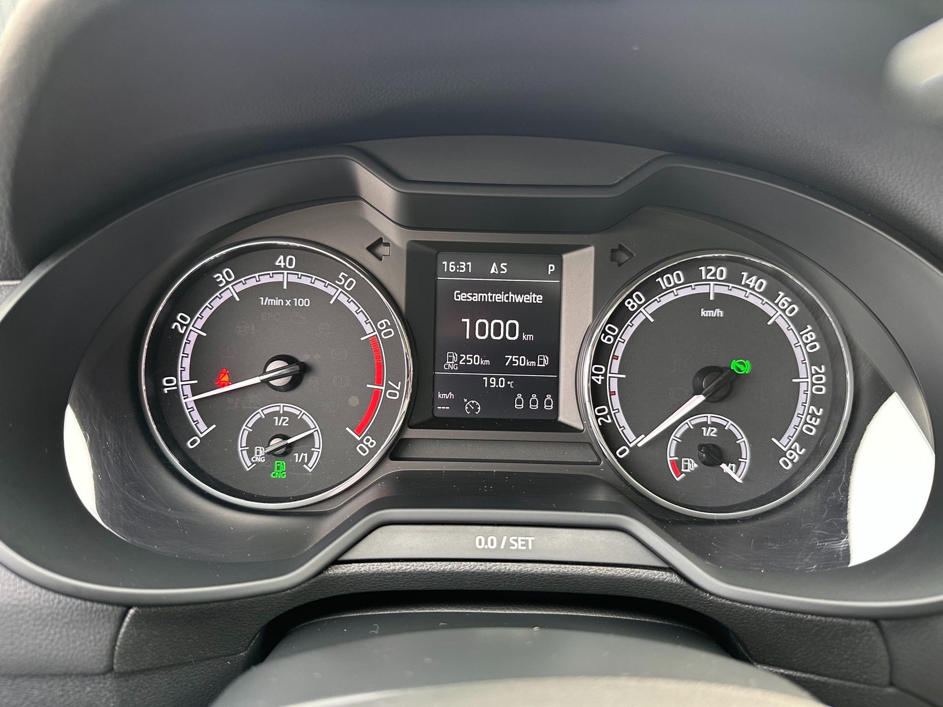 SKODA Octavia Combi 1.4 TSI G-tec Ambition CNG DSG-showroom-element-2