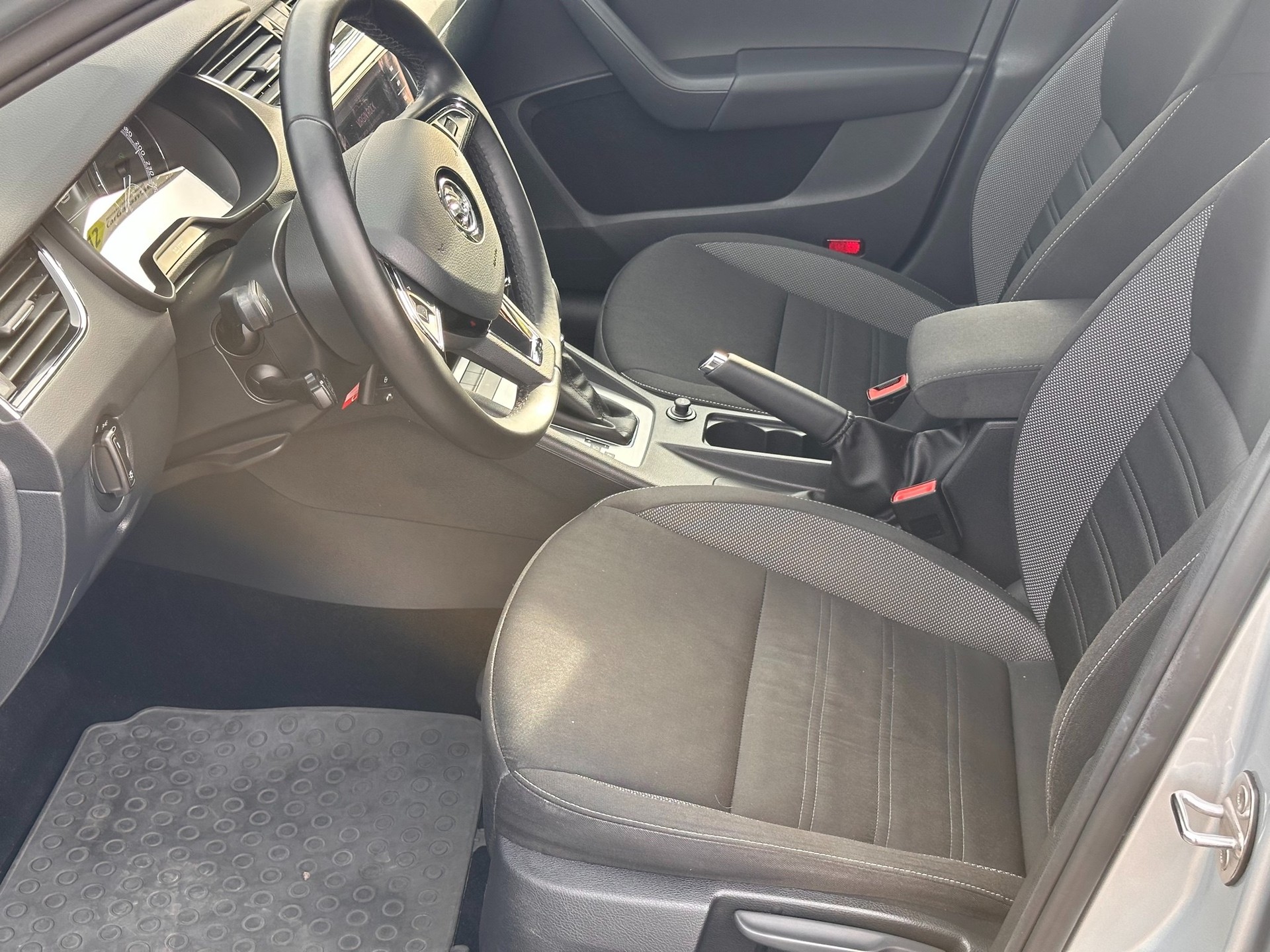 SKODA Octavia Combi 1.4 TSI G-tec Ambition CNG DSG-image-6