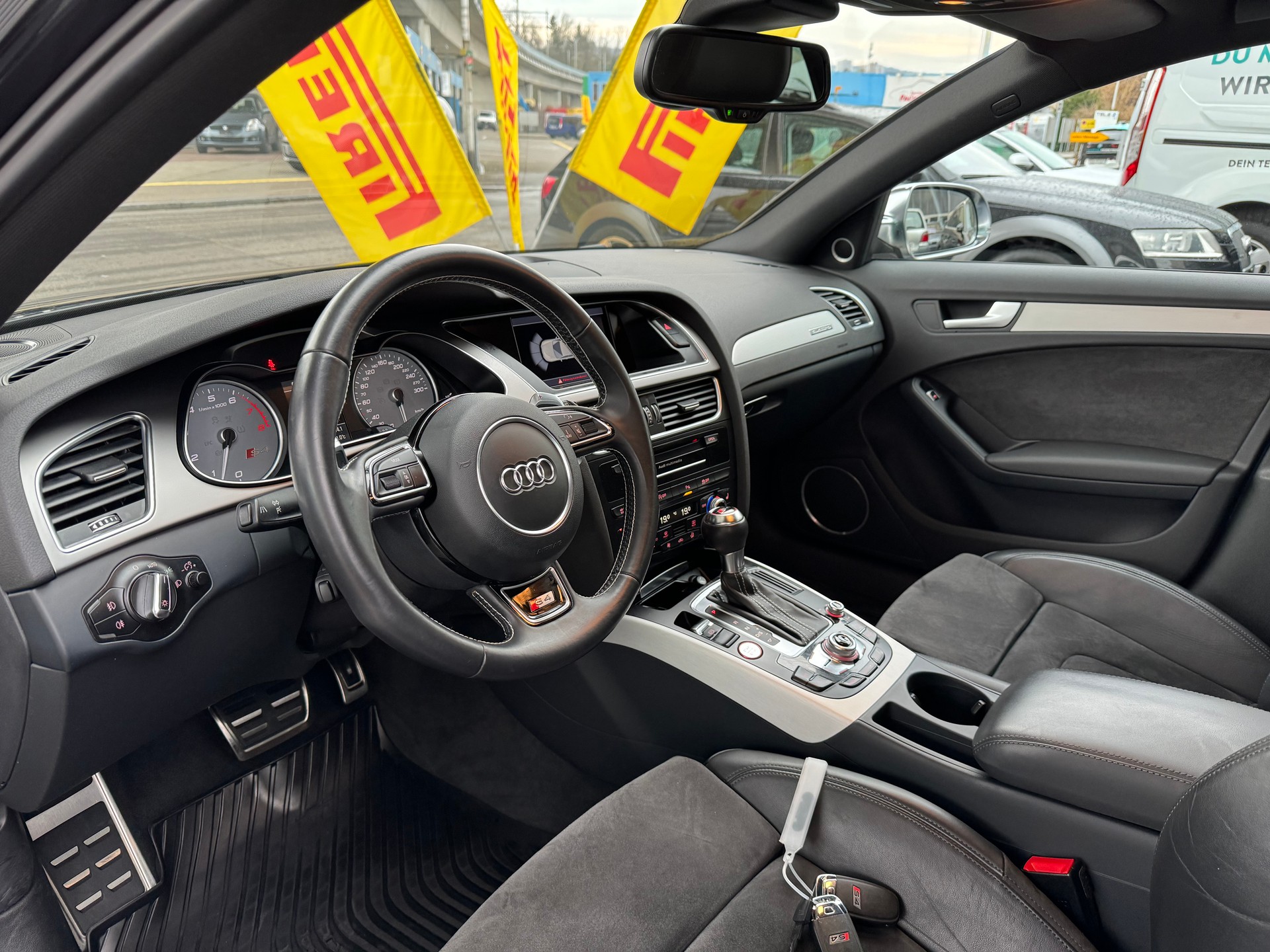 AUDI S4 Avant 3.0 TFSI quattro S-tronic-image-8