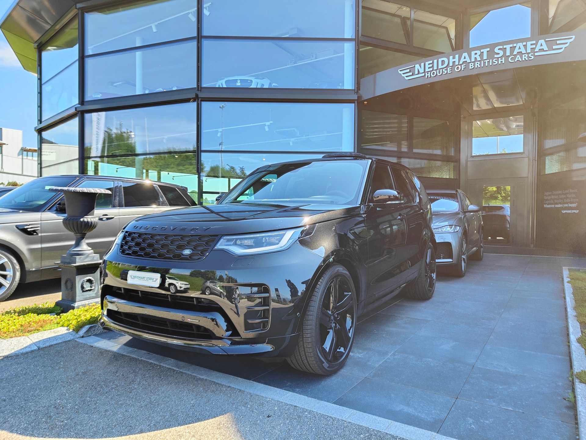 LAND ROVER Discovery 3.0 i6 360 R-Dynamic HSE AWD Automatic