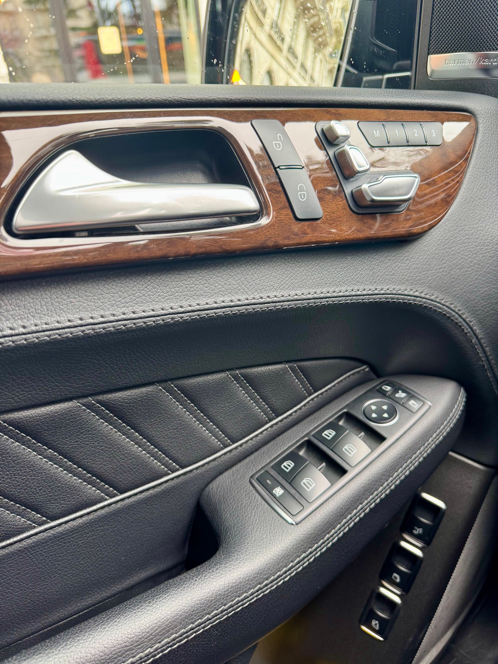 MERCEDES-BENZ GLS 400 4Matic 9G-Tronic-image-9