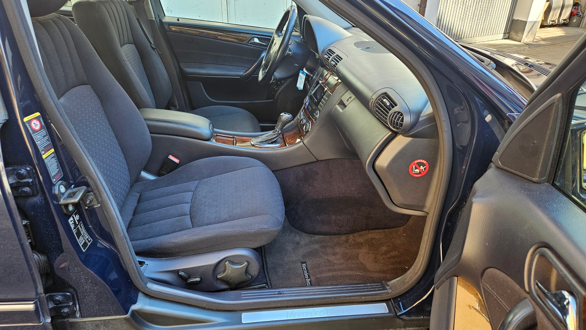 MERCEDES-BENZ C 240 Classic 4Matic Automatic-image-14