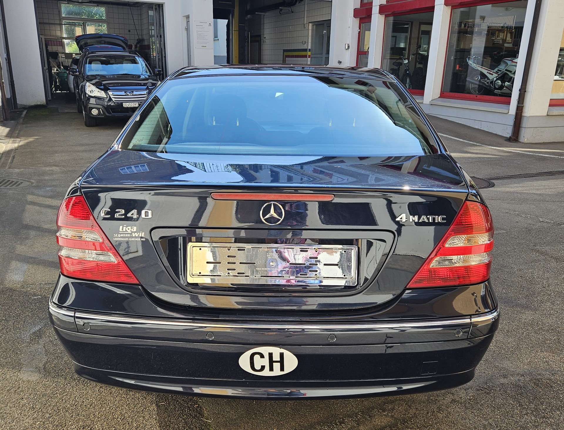 MERCEDES-BENZ C 240 Classic 4Matic Automatic-image-10