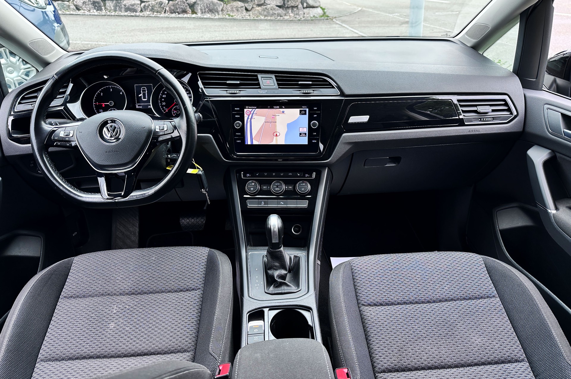VW Touran 2.0 TDI BlueMotion TechnologyComfortline DSG-image-12