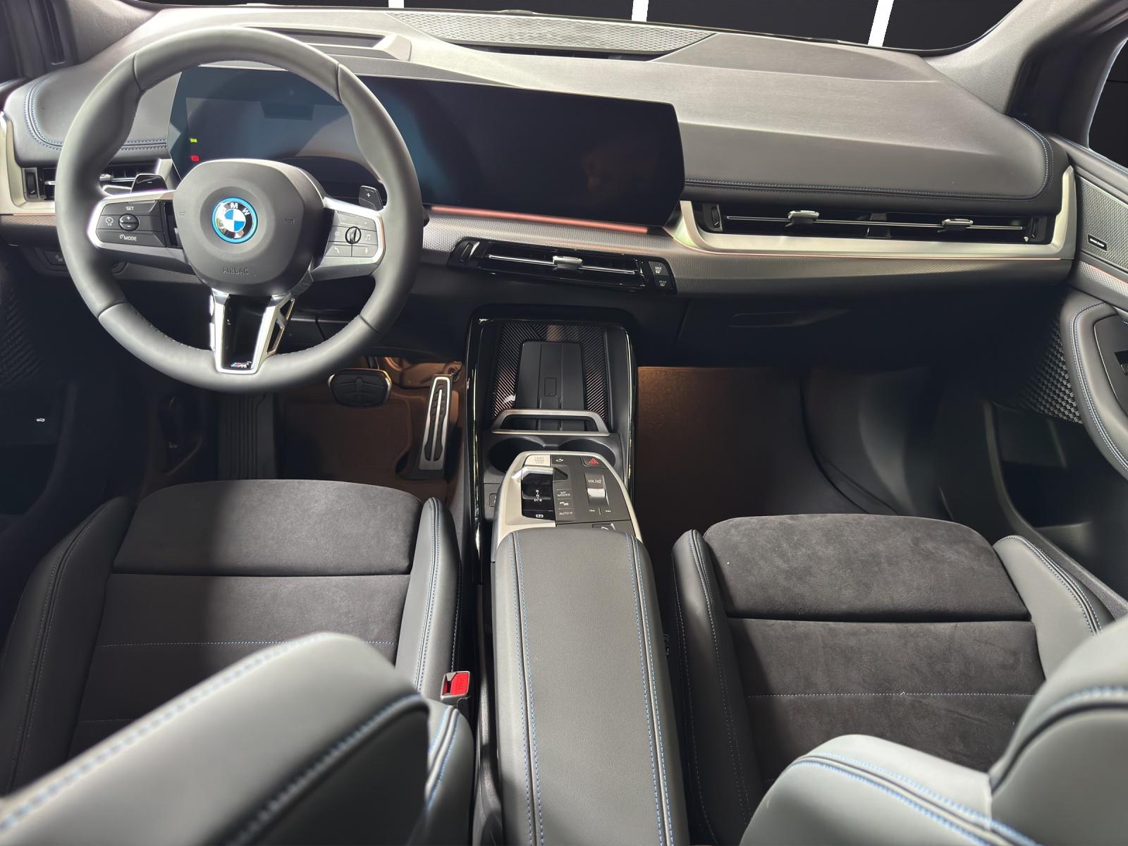 BMW 230e xDrive paddles Active Tourer-image-11