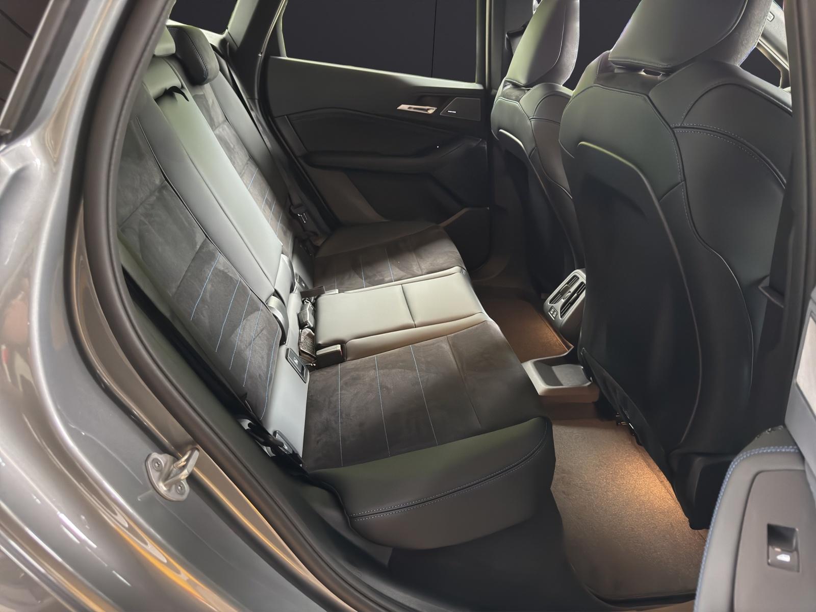 BMW 230e xDrive paddles Active Tourer-image-13