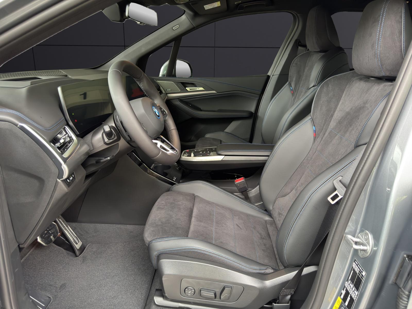 BMW 230e xDrive paddles Active Tourer-showroom-element-1