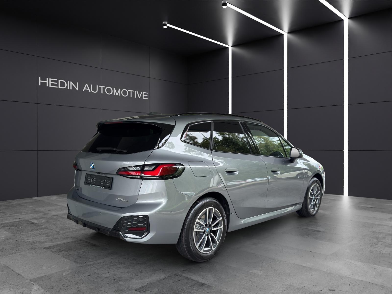 BMW 230e xDrive paddles Active Tourer-image-15