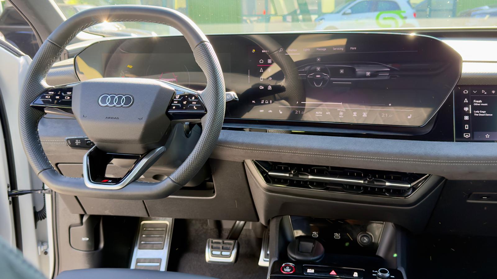 AUDI SQ6 e-tron quattro-image-8