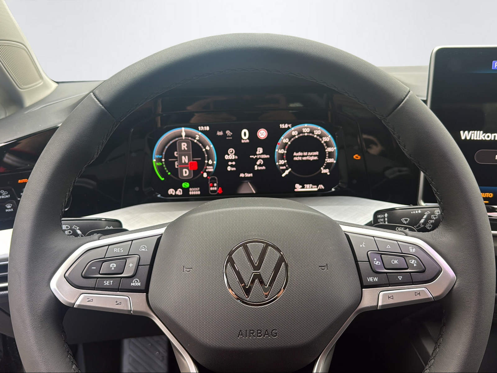 VW Golf VIII 1.5 TSI PHEV Life DSG-image-11