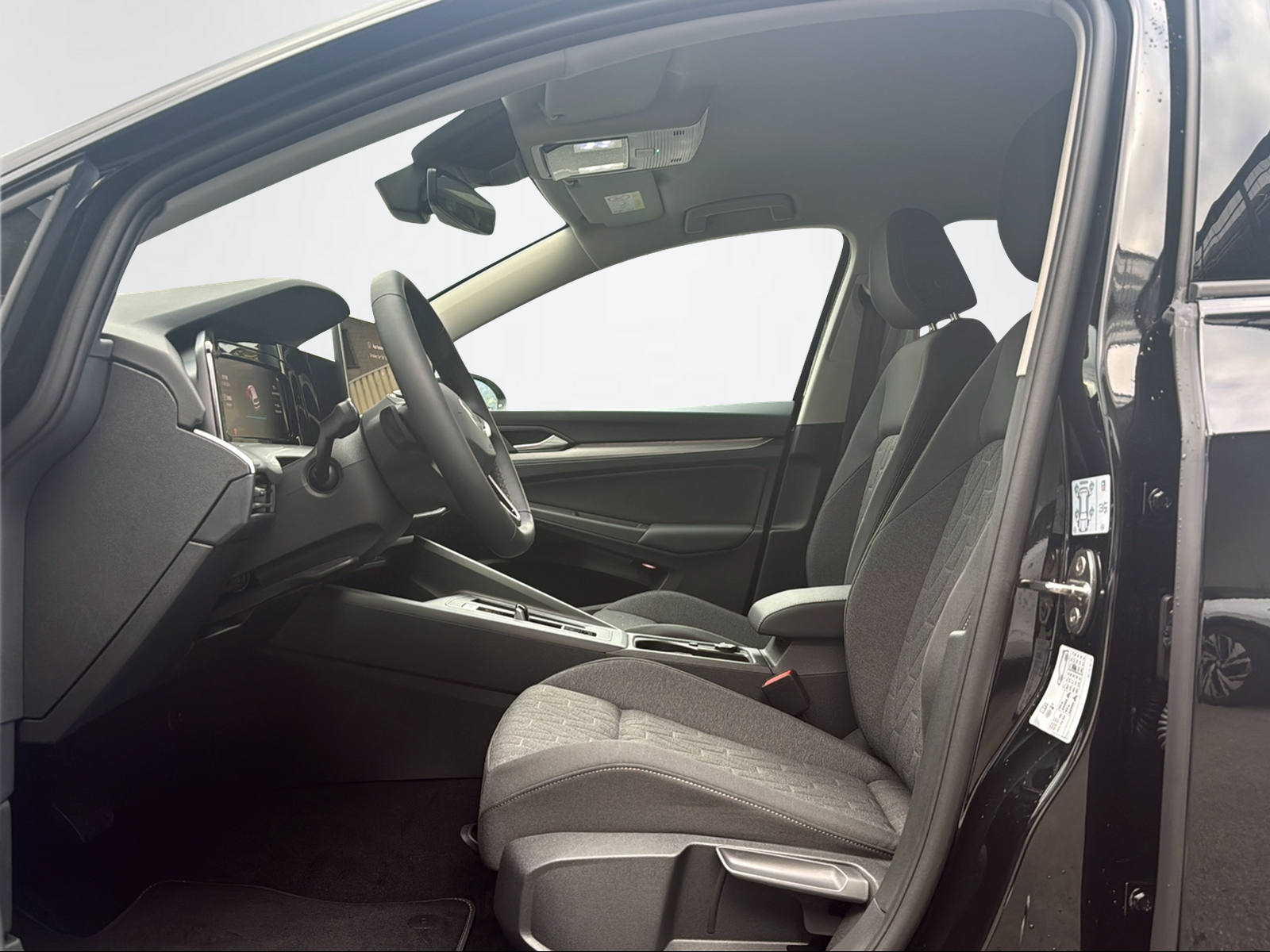 VW Golf VIII 1.5 TSI PHEV Life DSG-image-7