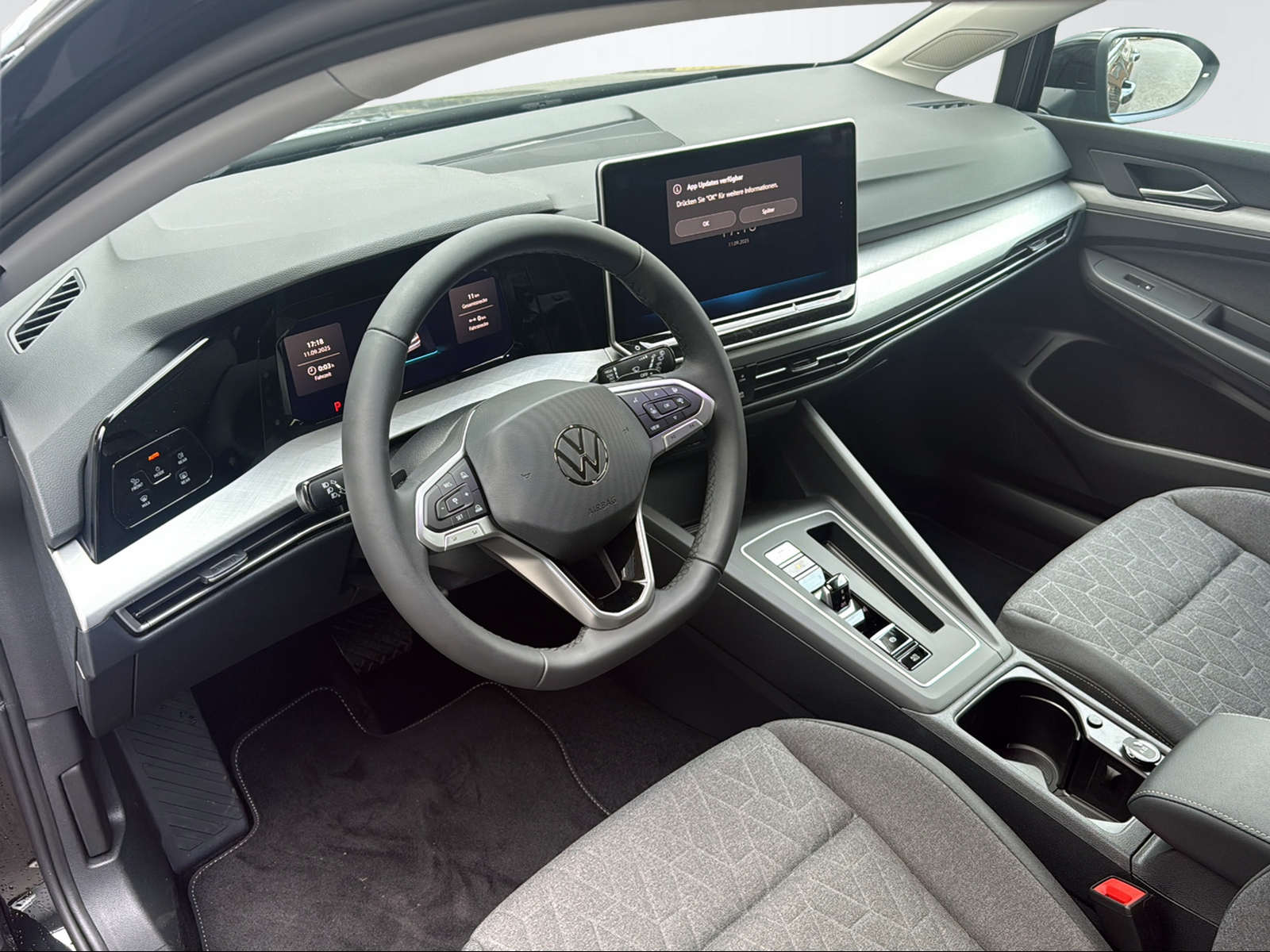 VW Golf VIII 1.5 TSI PHEV Life DSG-image-10