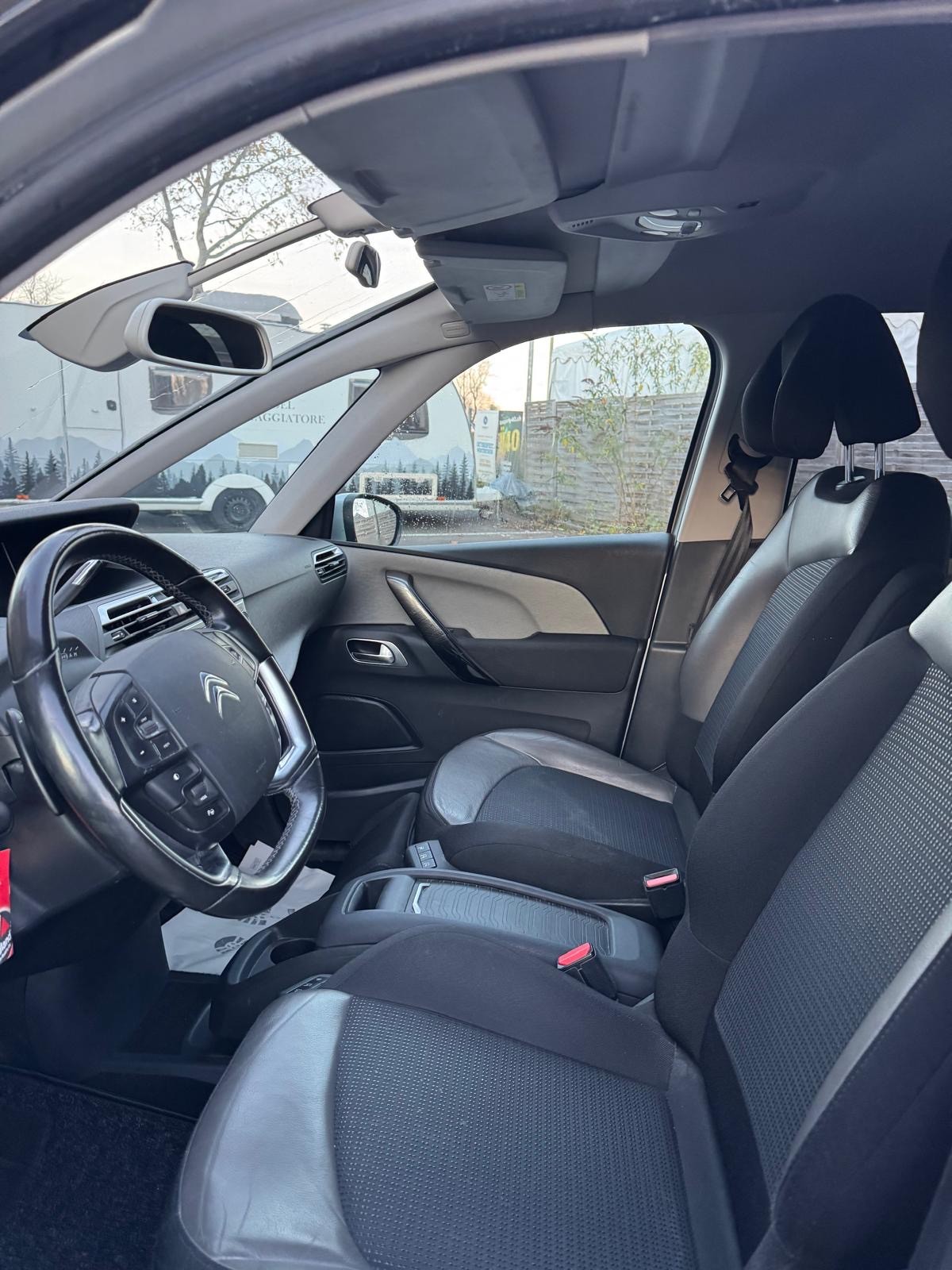 CITROEN Grand C4 Picasso 1.6 BlueHDi Exclusive EAT6-image-8