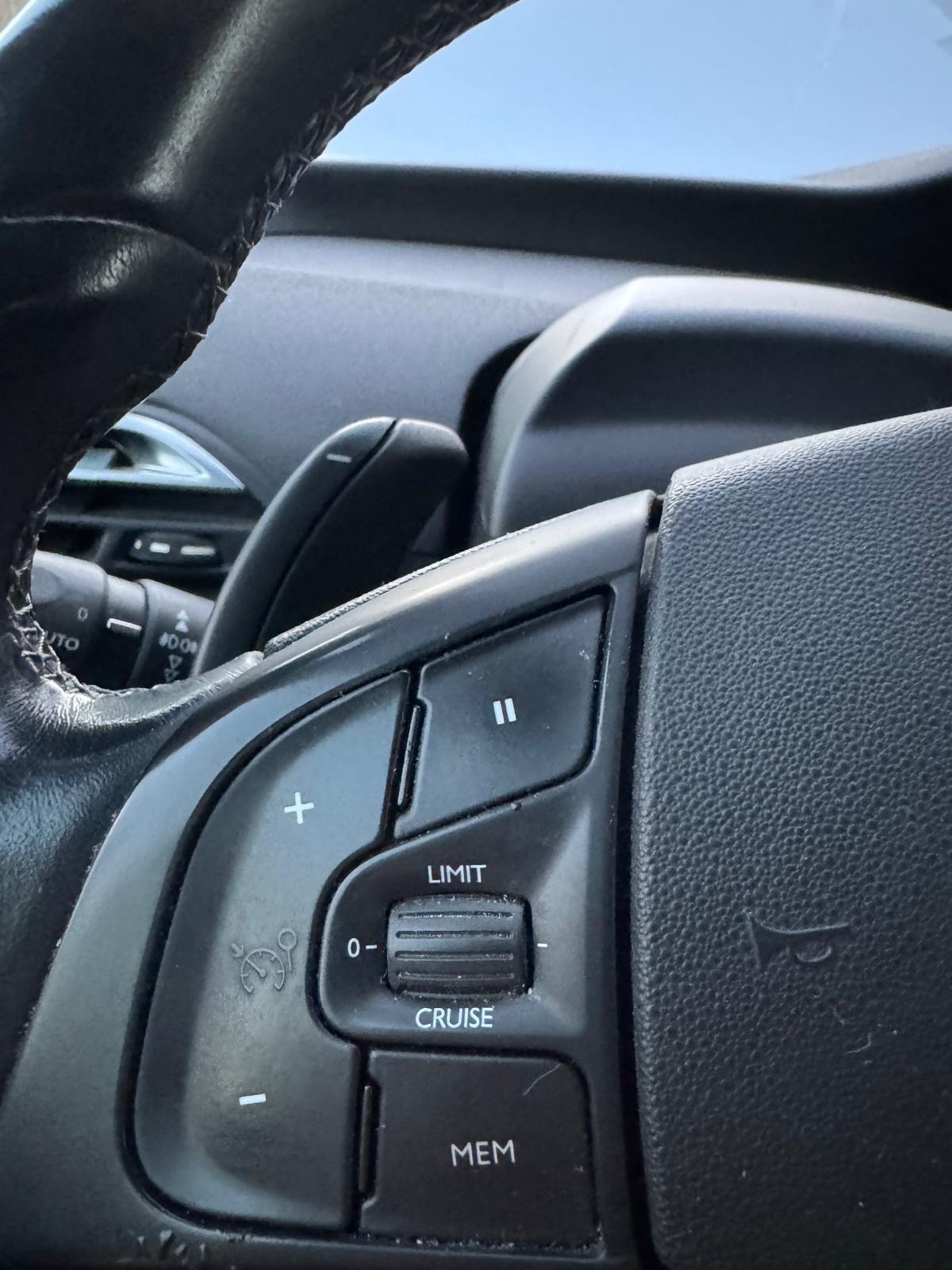 CITROEN Grand C4 Picasso 1.6 BlueHDi Exclusive EAT6-image-17