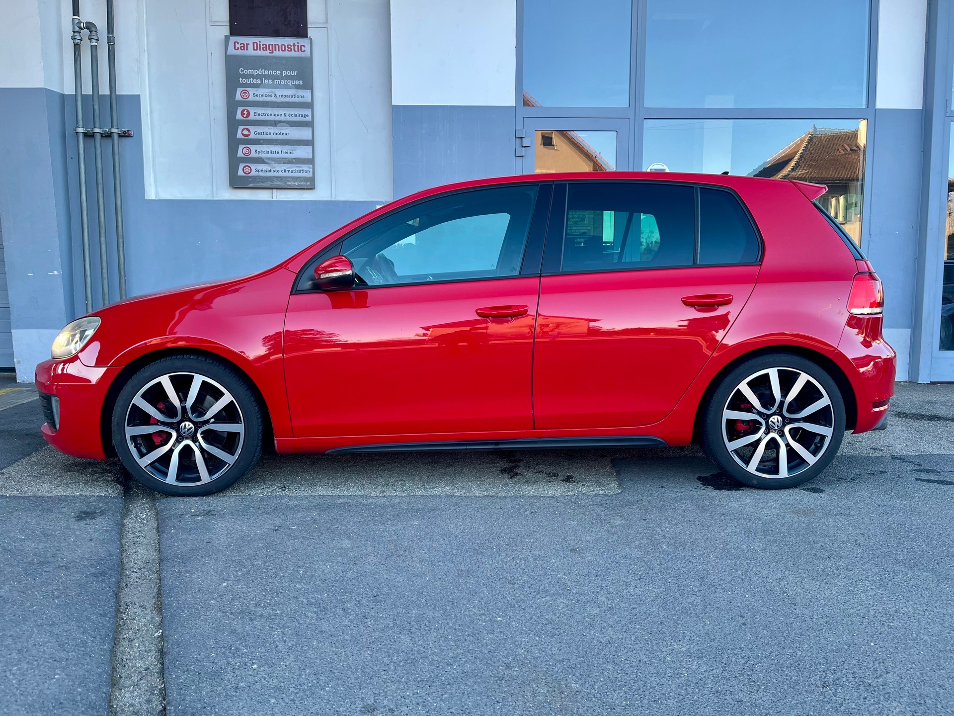 VW Golf 2.0 TSI GTI-showroom-element-1