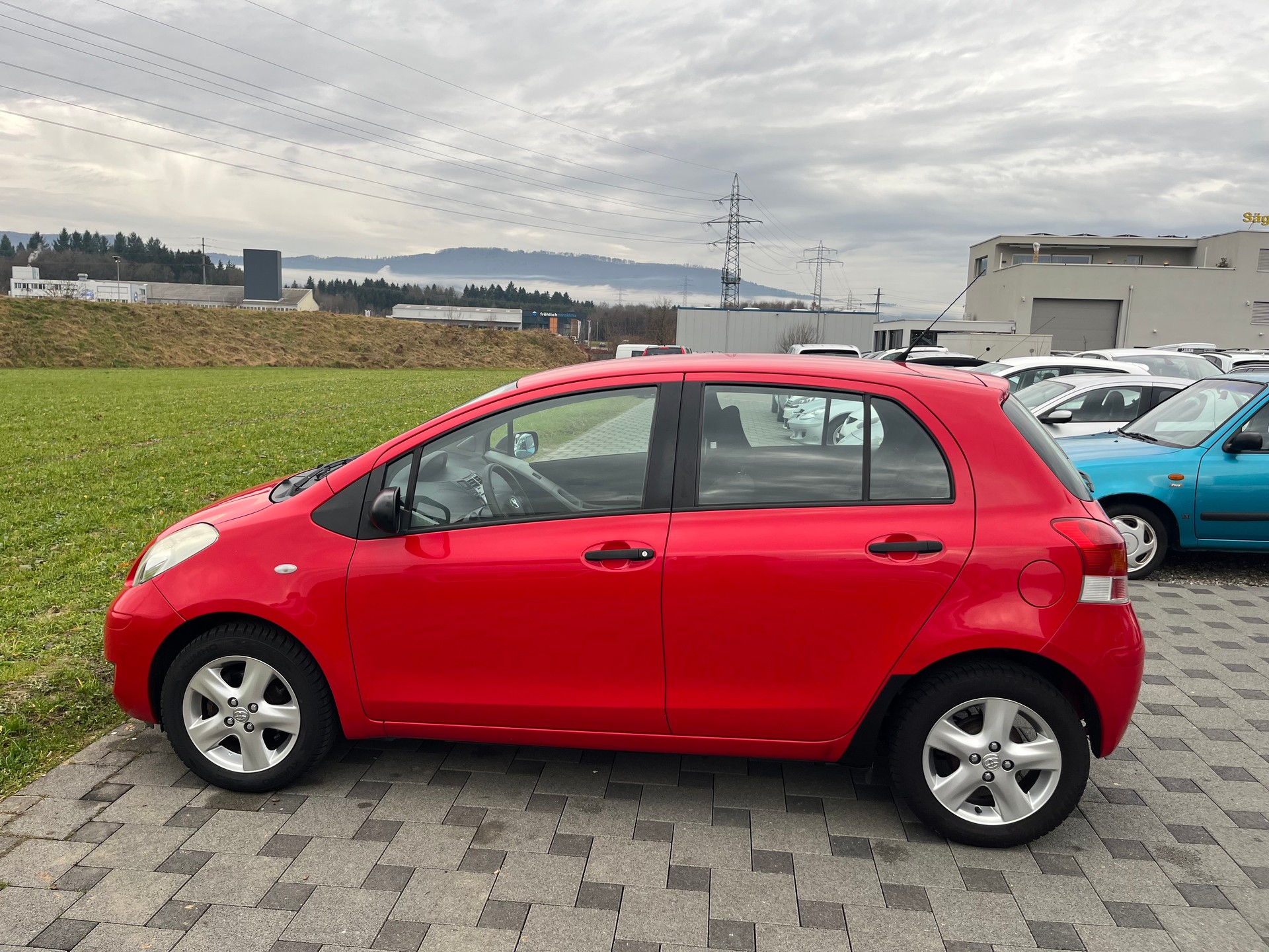 TOYOTA Yaris 1.33 Linea Sol Premium-image-4