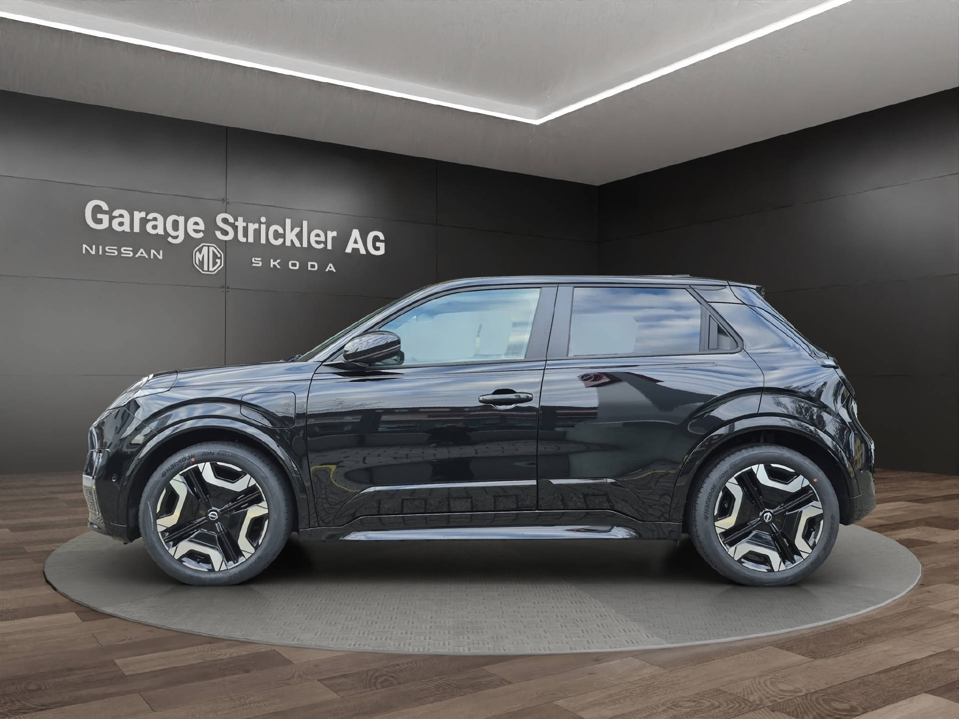NISSAN Micra Advance-showroom-element-1
