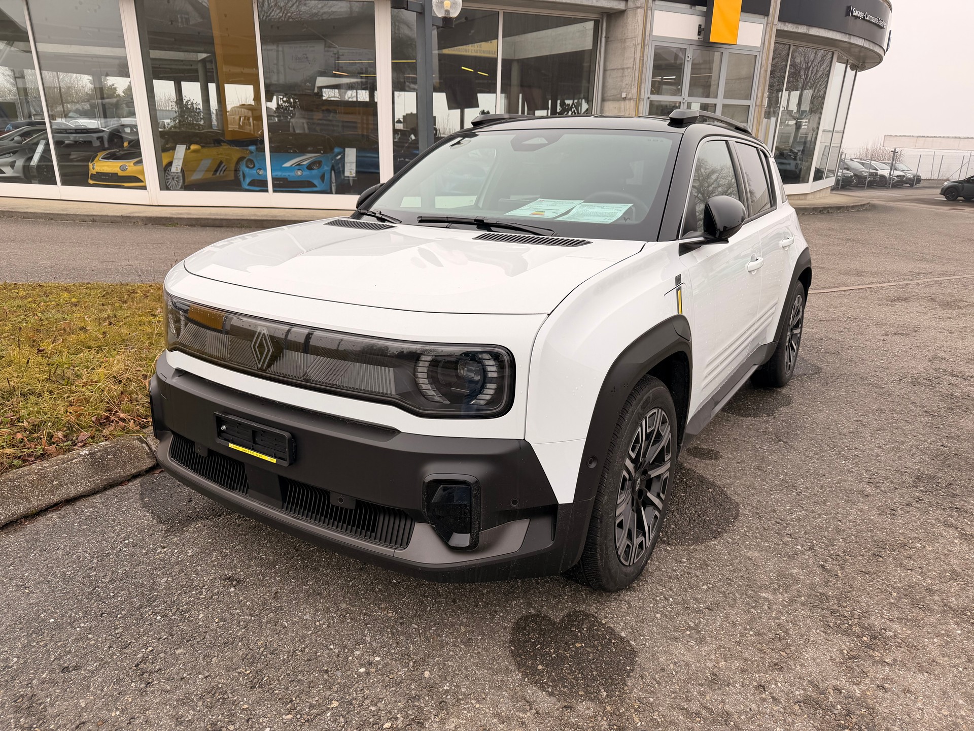 RENAULT R4 E-TECH ELECTRIC iconic 150c-image-2
