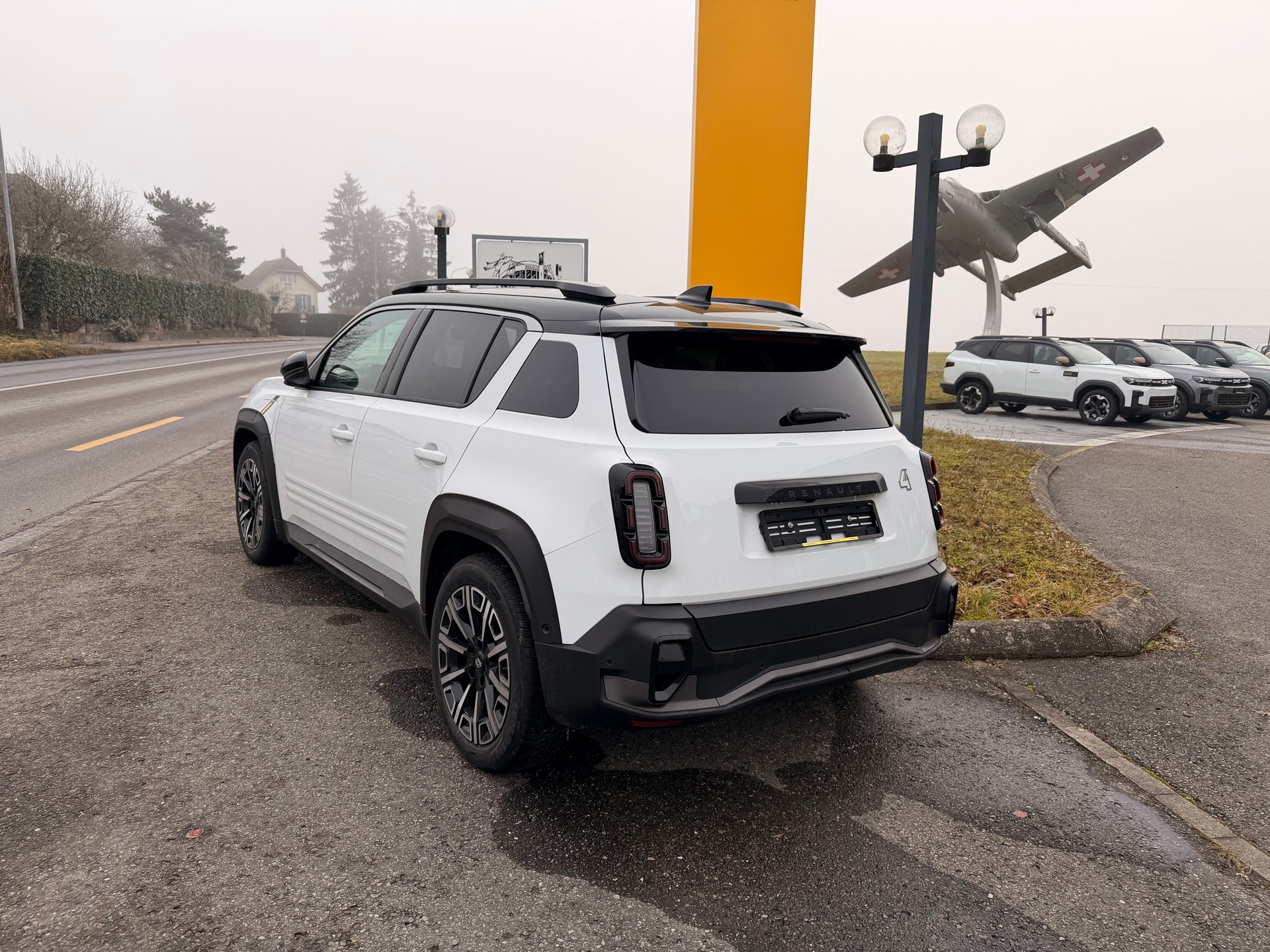 RENAULT R4 E-TECH ELECTRIC iconic 150c-image-3