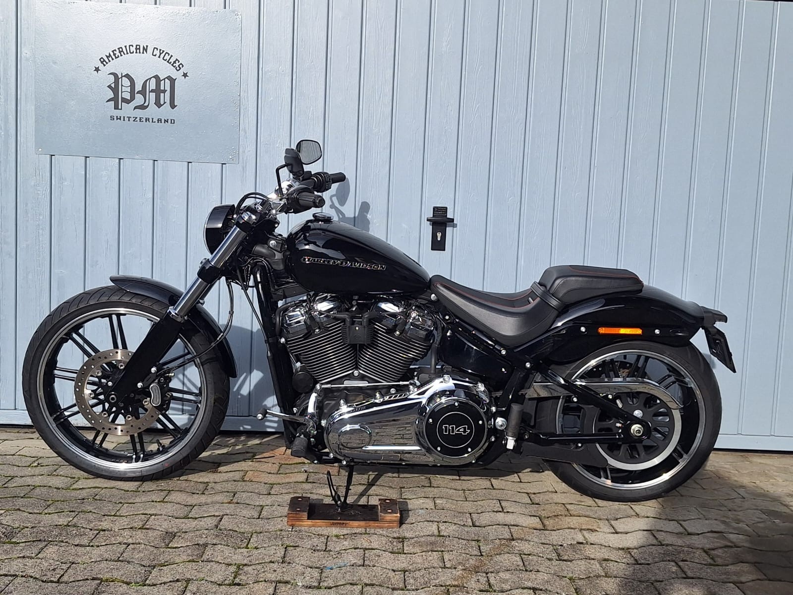HARLEY-DAVIDSON FXBRS Breakout 114 ABS-image-1