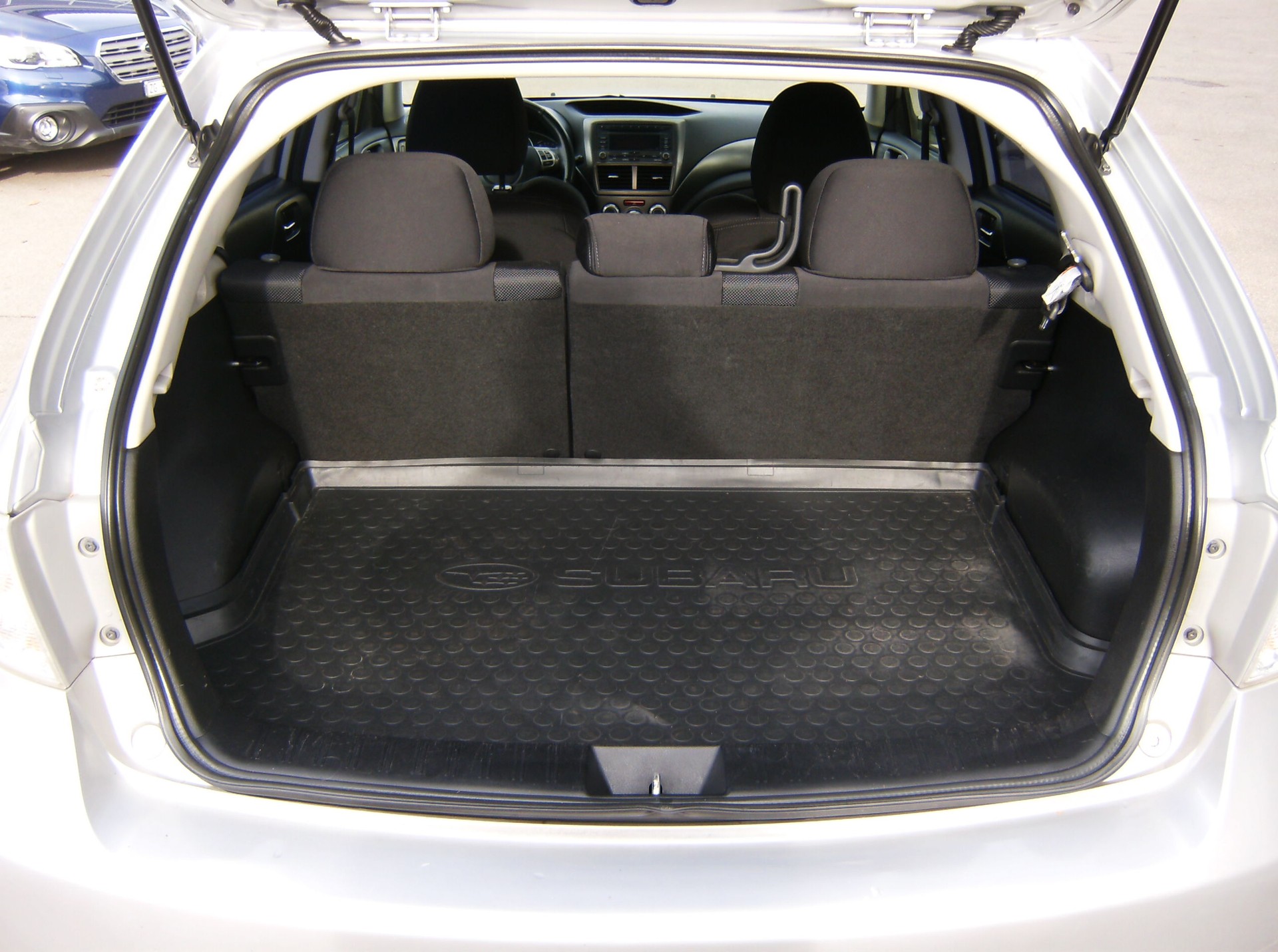 SUBARU Impreza 2.0D Swiss-image-4