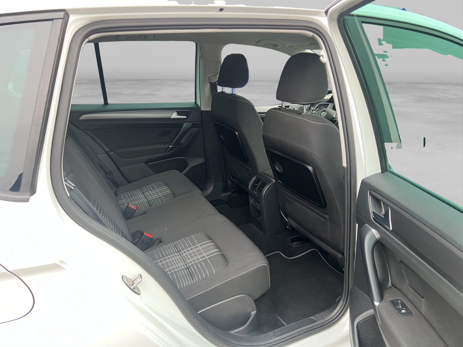 VW Golf Sportsvan 2.0 TDI Comfortline DSG-image-12