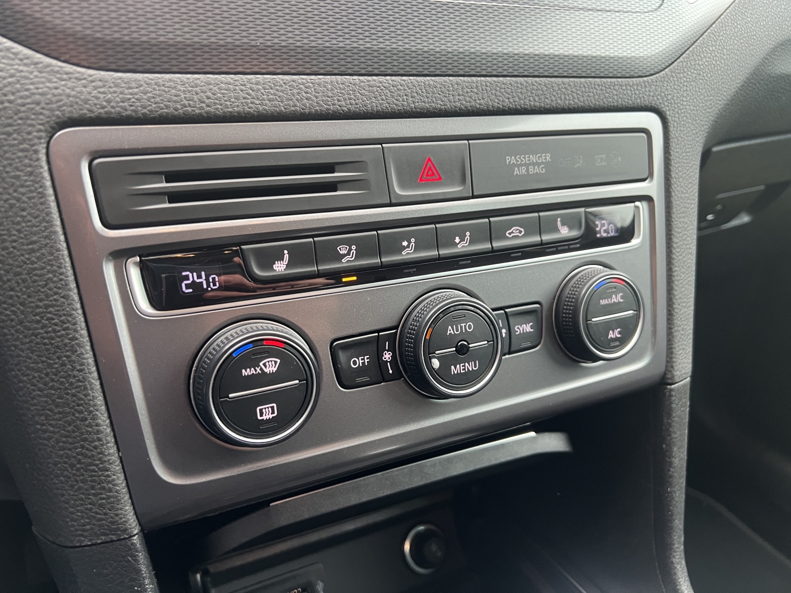 VW Golf Sportsvan 2.0 TDI Comfortline DSG-image-15