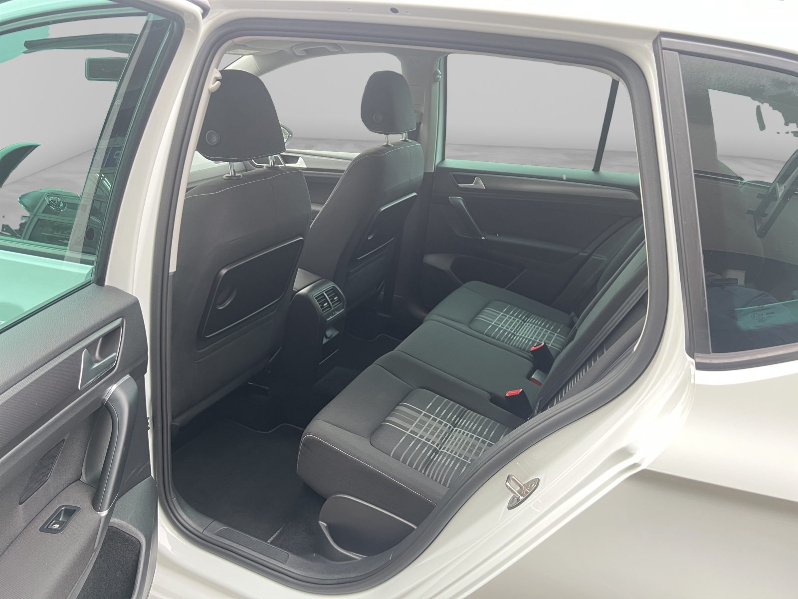 VW Golf Sportsvan 2.0 TDI Comfortline DSG-image-10