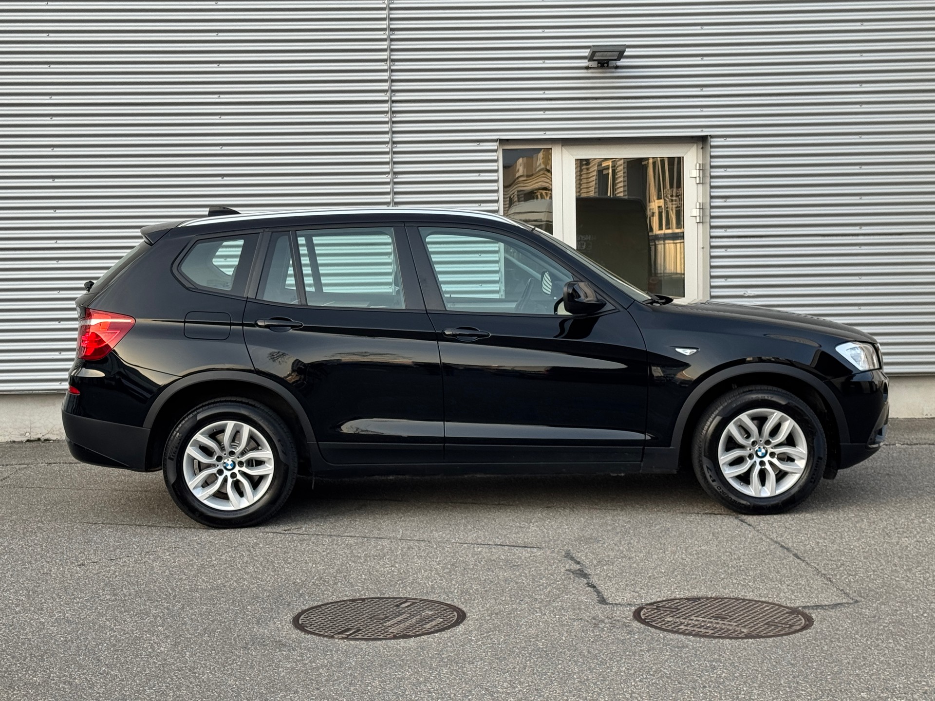 BMW X3 xDrive 28i Steptronic-showroom-element-3