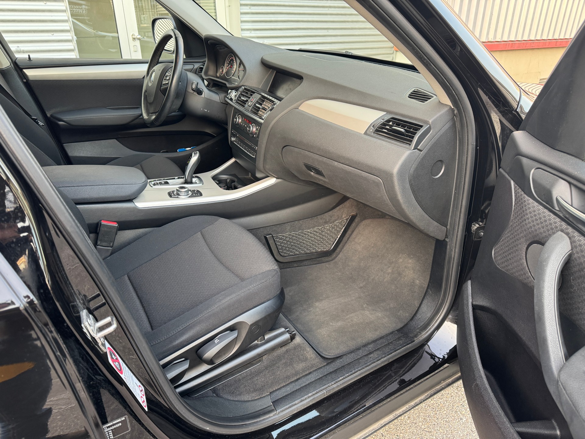BMW X3 xDrive 28i Steptronic-showroom-element-2