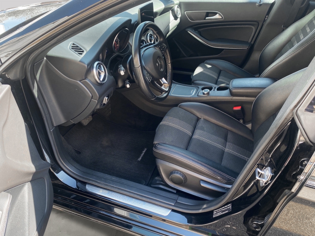 MERCEDES-BENZ CLA 200 Night Star-image-4