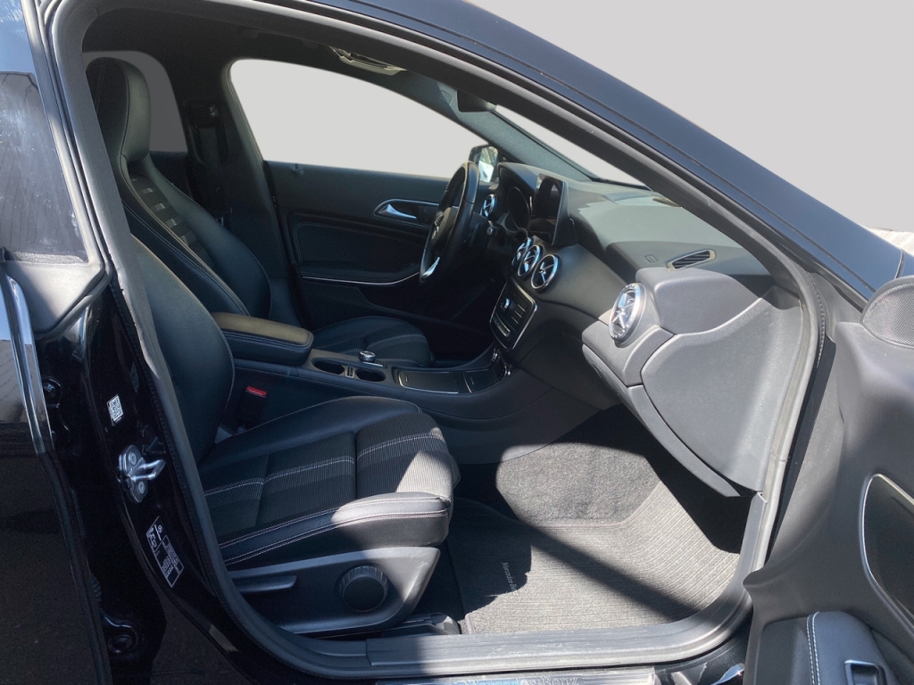MERCEDES-BENZ CLA 200 Night Star-image-11