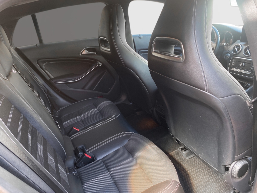 MERCEDES-BENZ CLA 200 Night Star-image-12