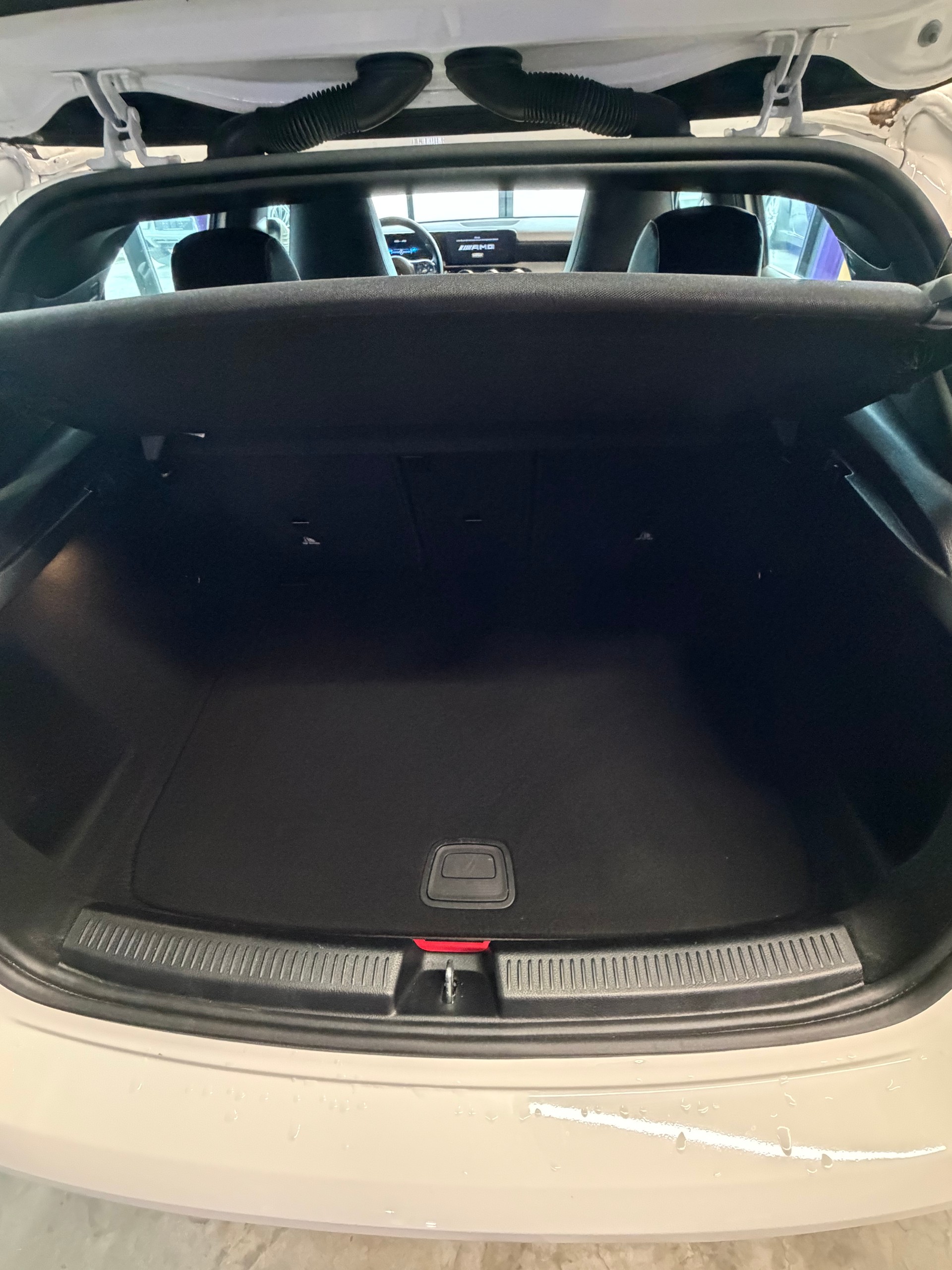 MERCEDES-BENZ A 35 AMG 4Matic Speedshift-image-12