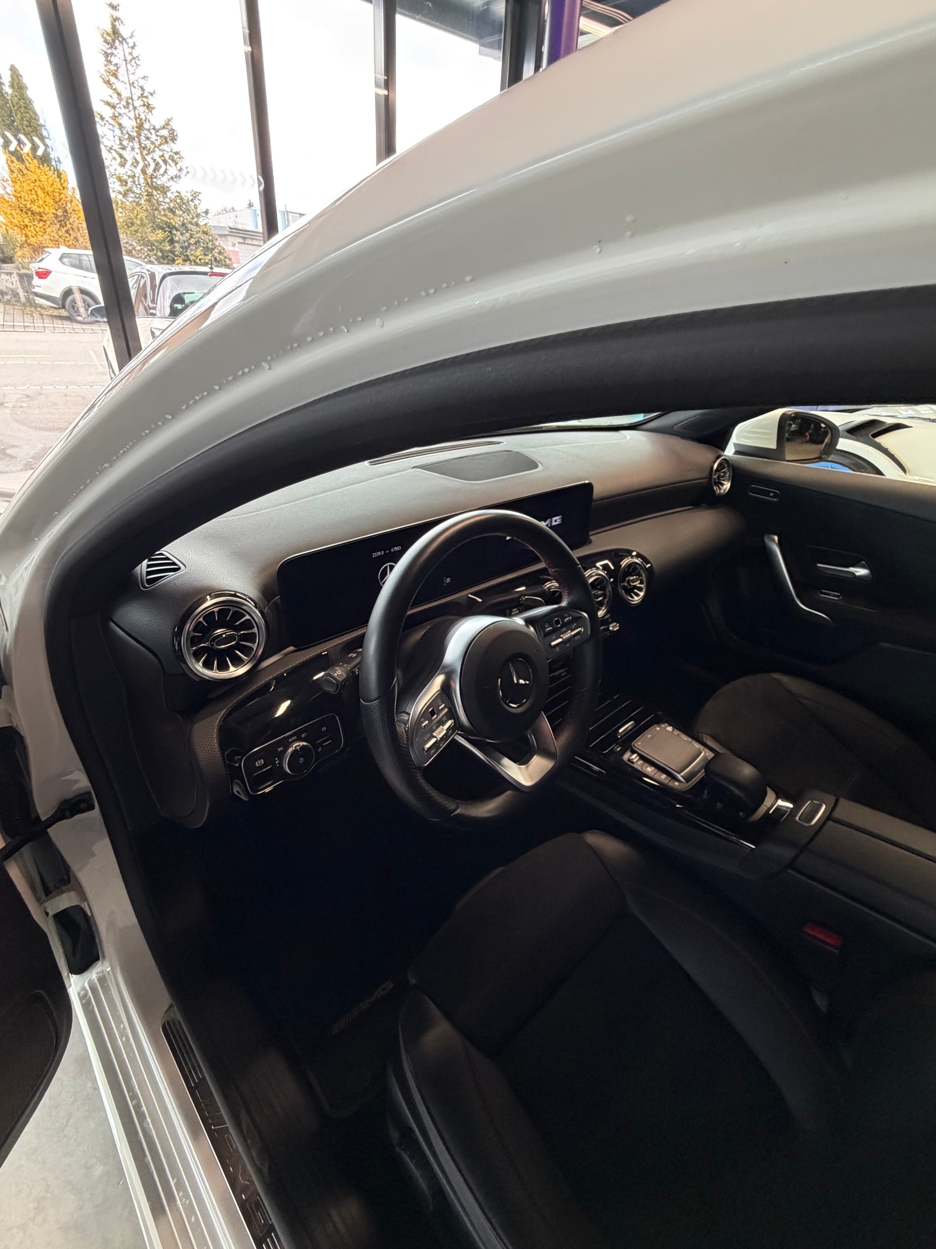 MERCEDES-BENZ A 35 AMG 4Matic Speedshift-image-6