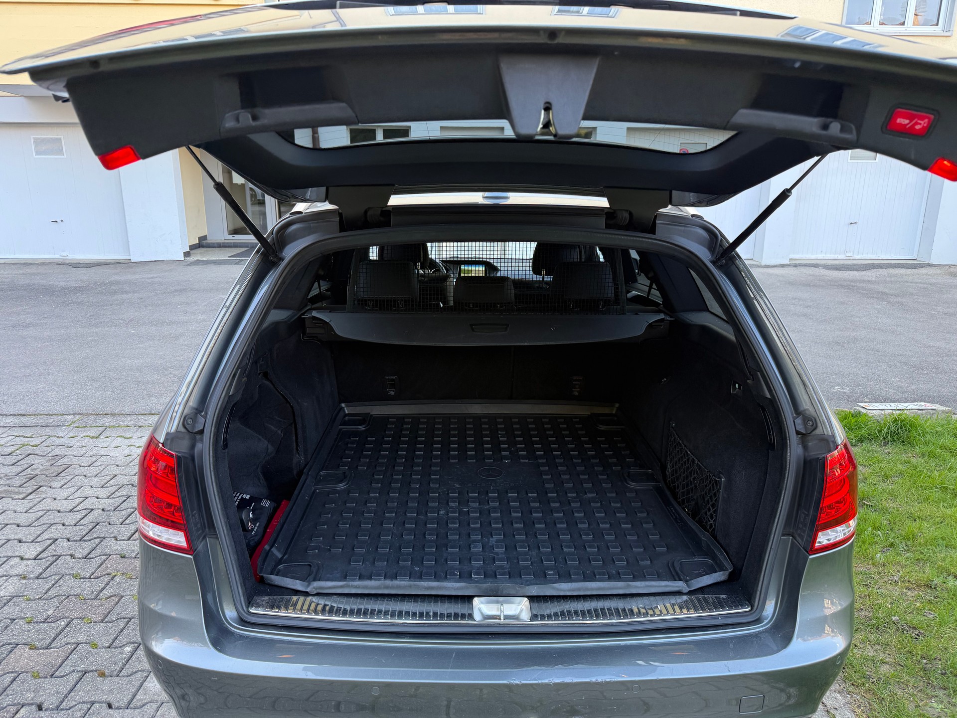 MERCEDES-BENZ E 250 BlueTEC 4Matic 7G-Tronic-image-8