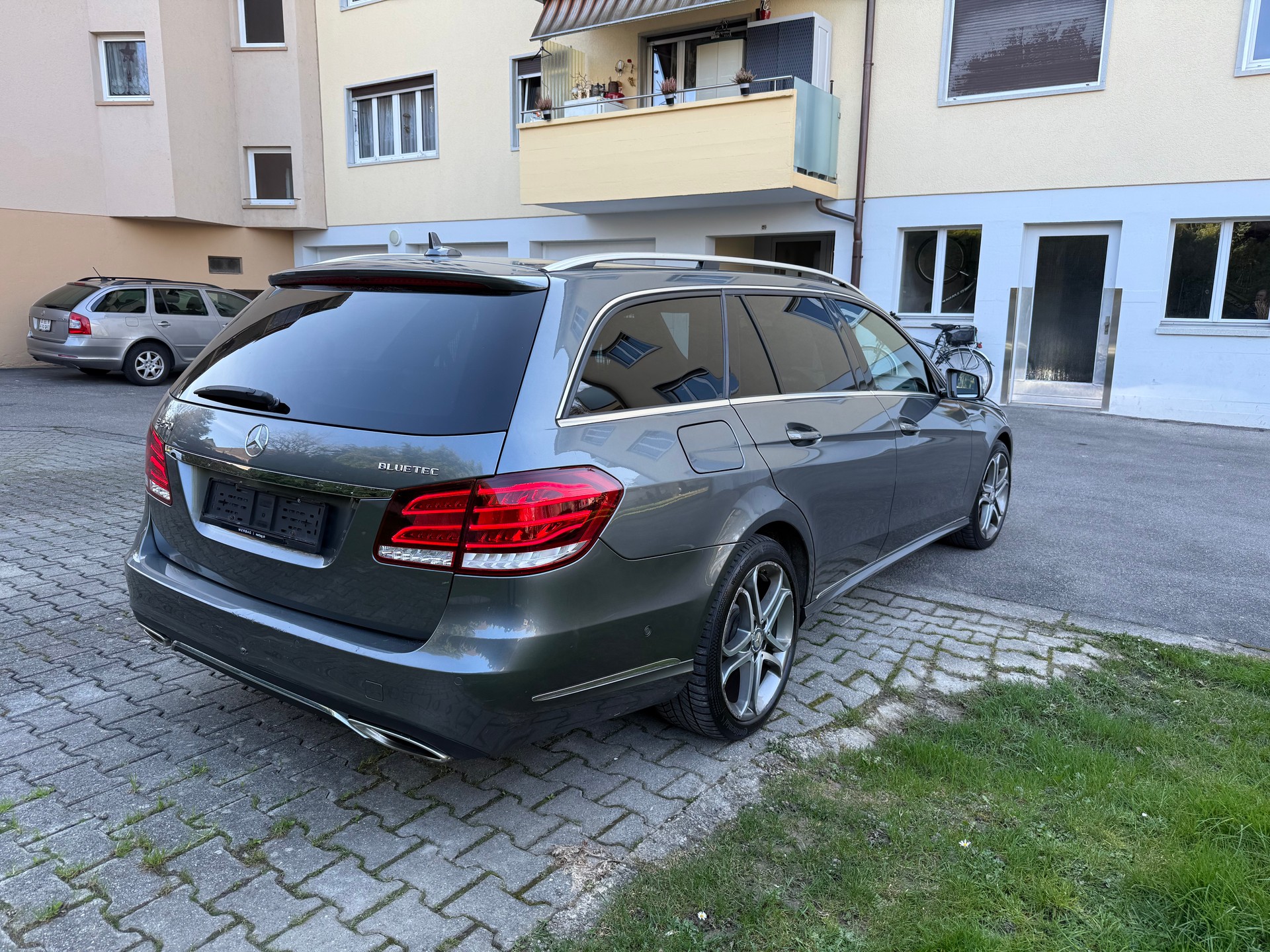 MERCEDES-BENZ E 250 BlueTEC 4Matic 7G-Tronic-image-4