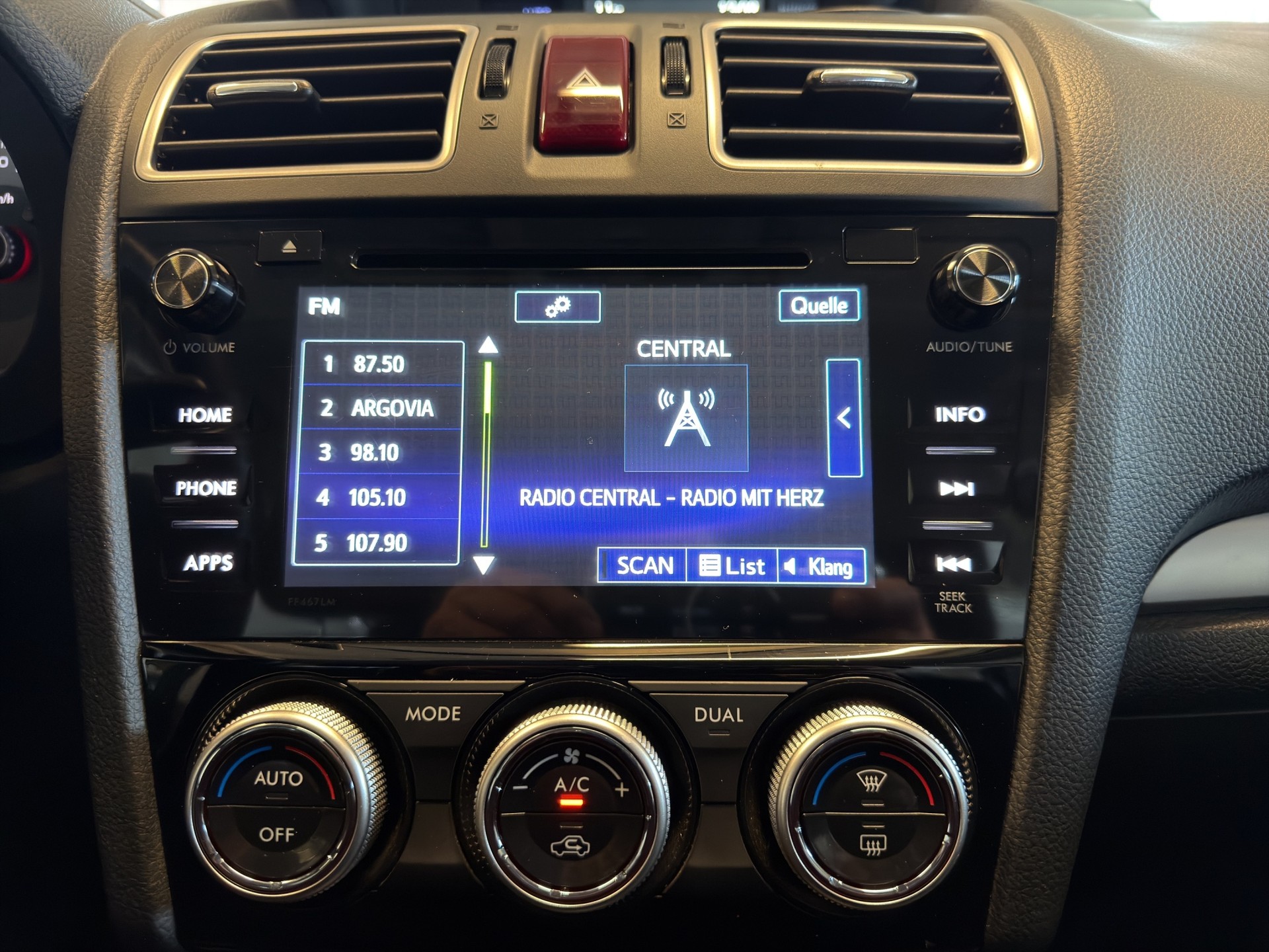 SUBARU Forester 2.0i Swiss Lineartronic*TOP ZUSTAND*NUR 82000 KM*-image-9