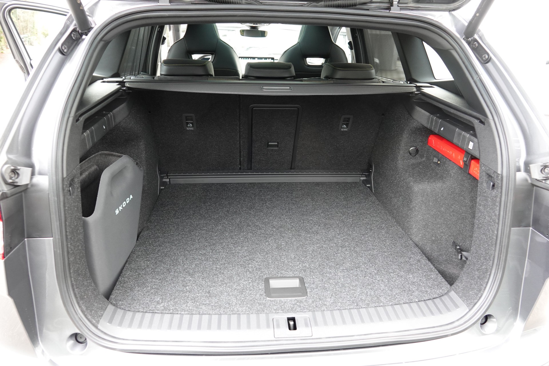 SKODA Enyaq 85x 4x4 RS RS-image-15