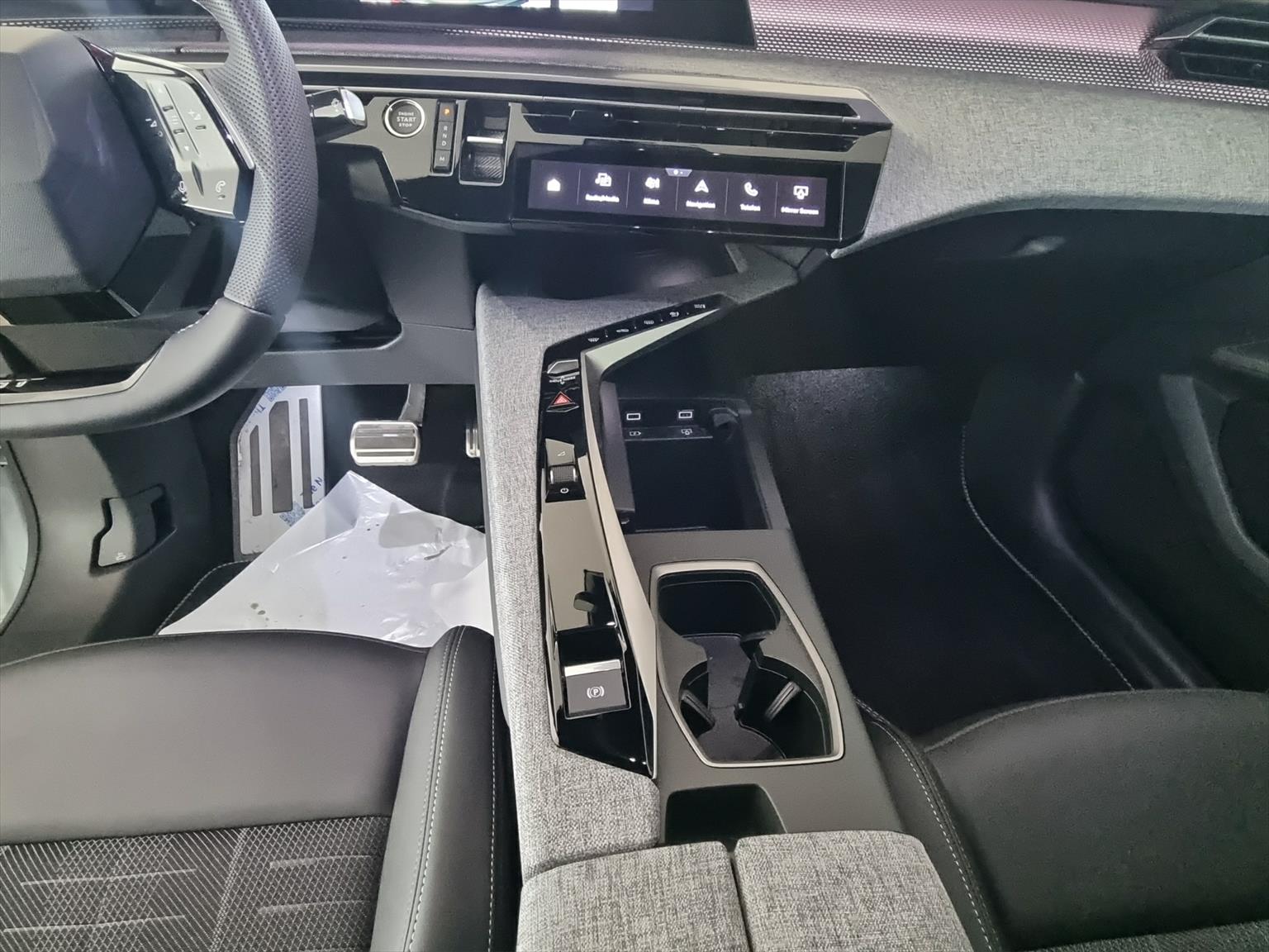 PEUGEOT 3008 145 Hybrid GT Automat-image-9