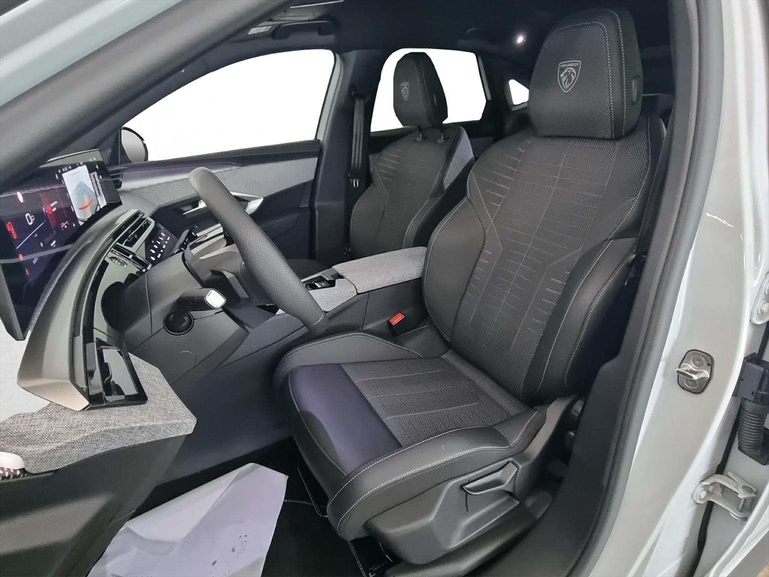 PEUGEOT 3008 145 Hybrid GT Automat-image-5