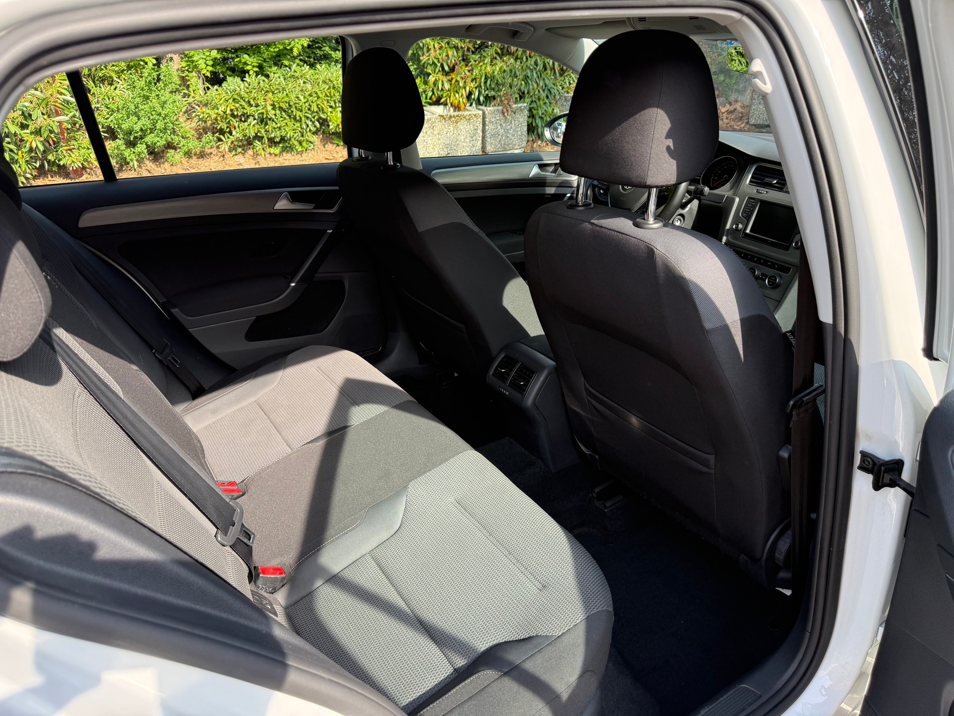 VW Golf 1.4 TSI Comfortline DSG ( Visite du jour - Garantie - Service à jour )-image-10