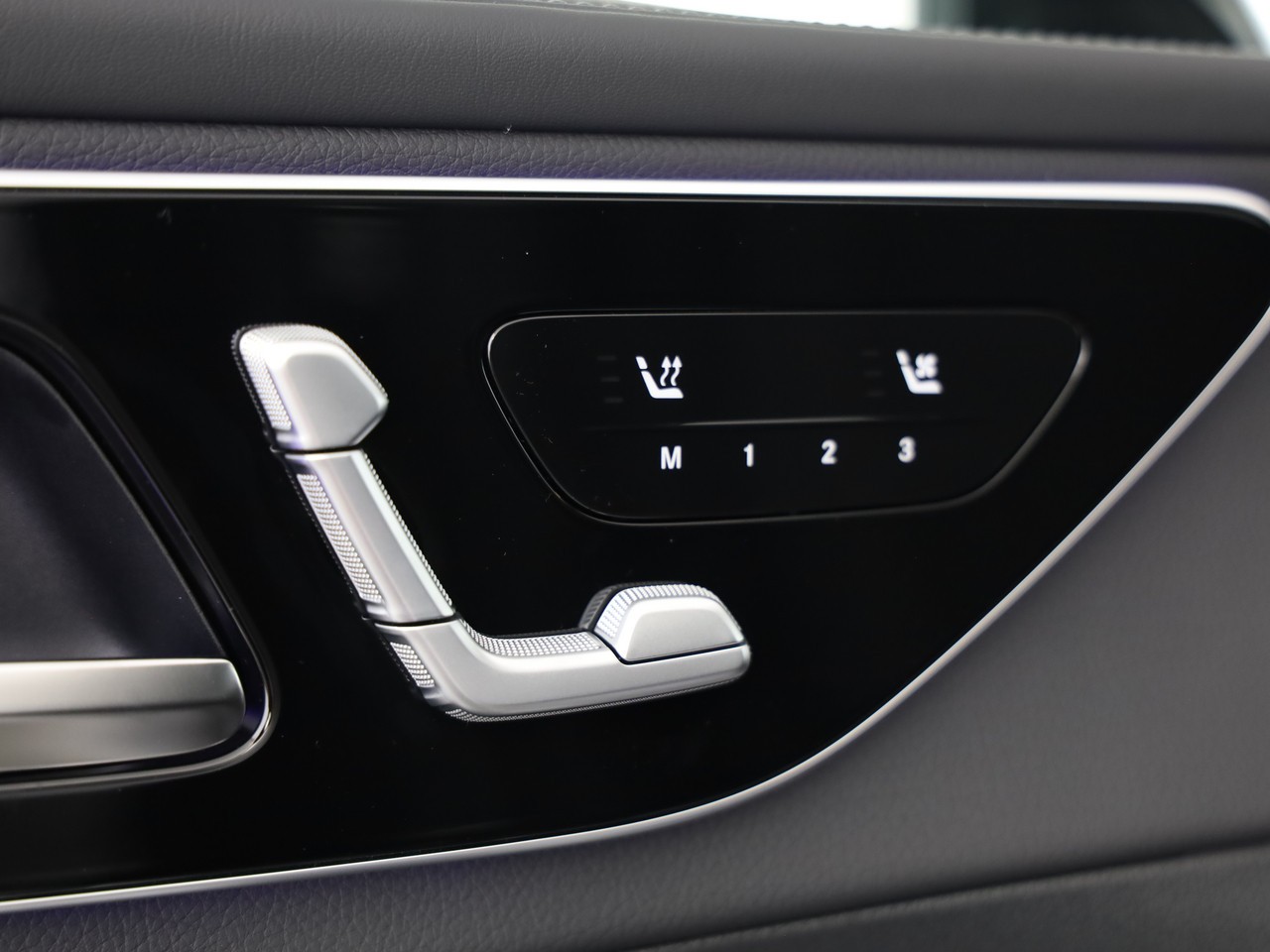 MERCEDES-BENZ GLC 220 d 4Matic 9G-Tronic-image-16